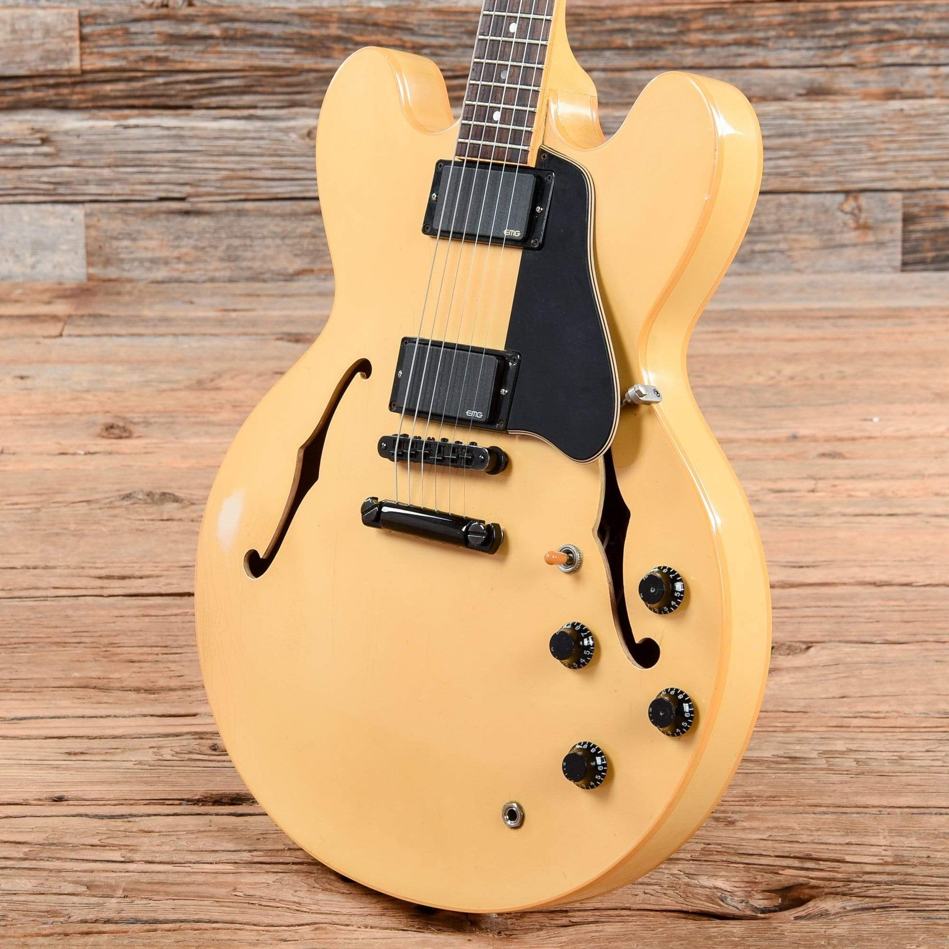 Gibson ES-335 Showcase Edition White 1988 Electric Guitars / Semi-Hollow