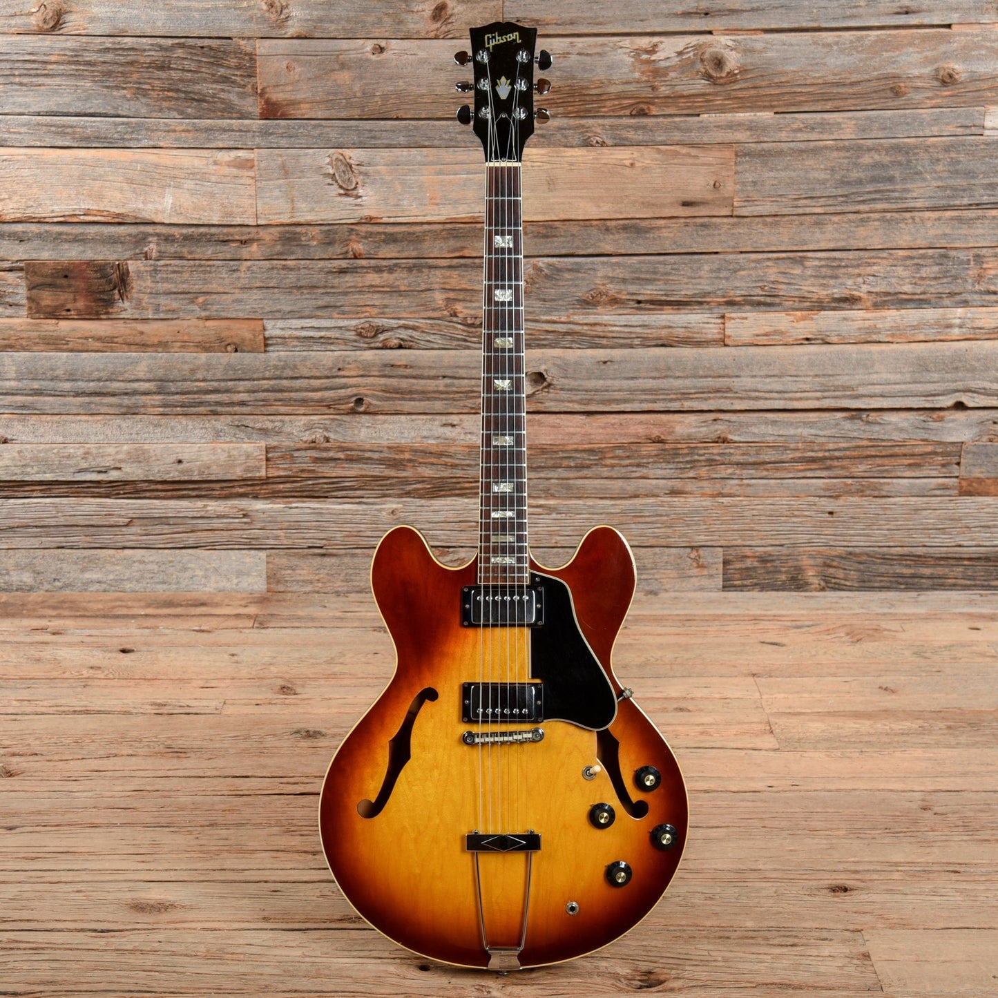 Gibson ES-335 Sunburst 1968 Electric Guitars / Semi-Hollow