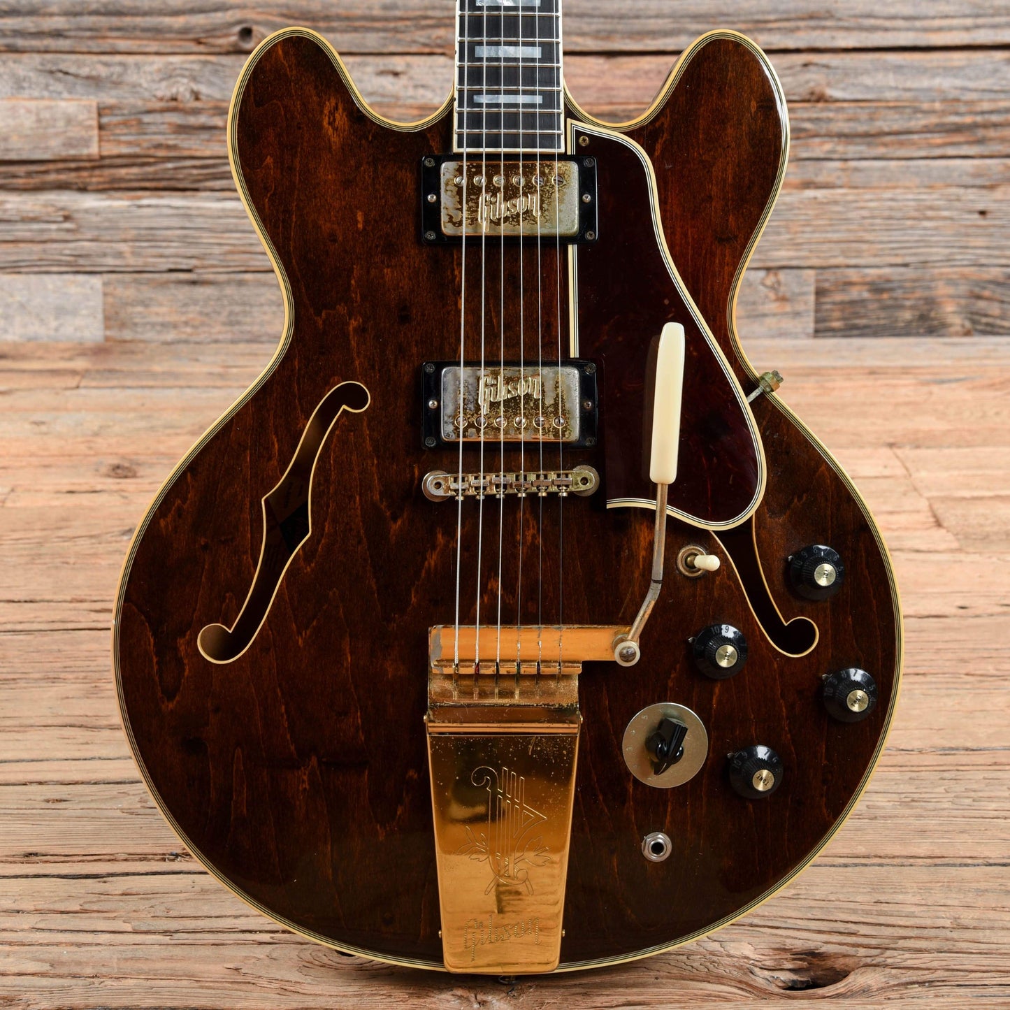 Gibson ES-355 Walnut 1972 Electric Guitars / Semi-Hollow