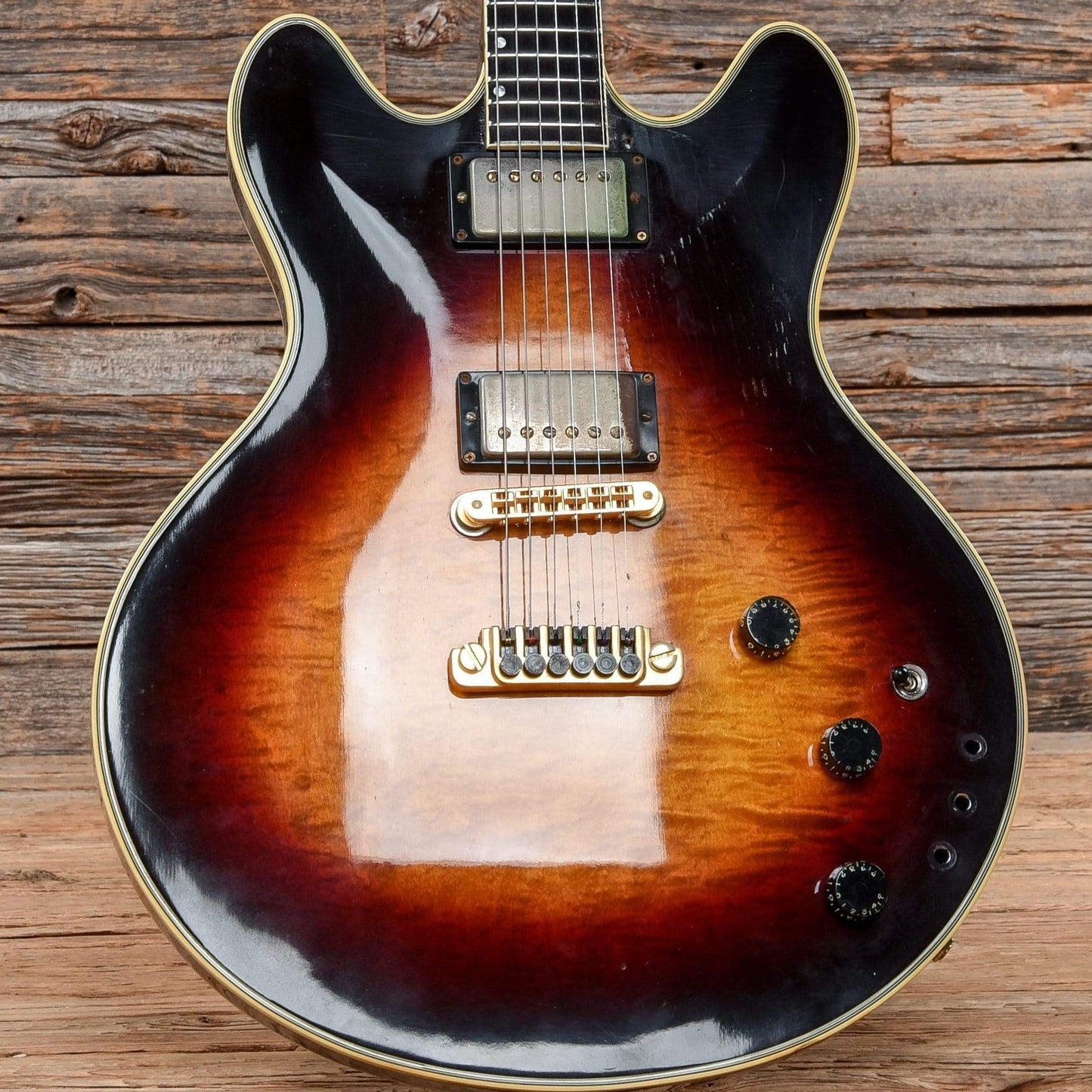 Gibson ES-Artist Sunburst 1980 Electric Guitars / Semi-Hollow