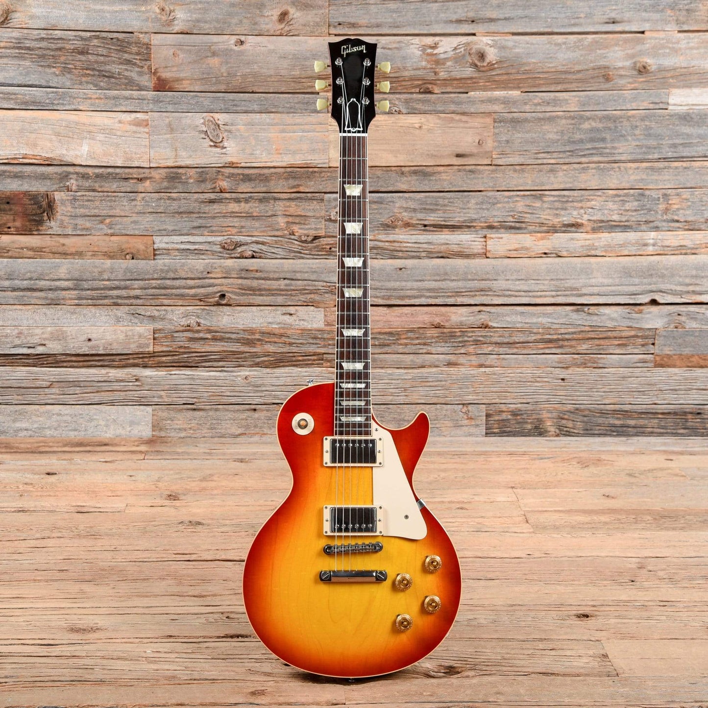 Gibson Custom Shop 1958 Les Paul Standard Cherry Sunburst 2005 Electric Guitars / Solid Body