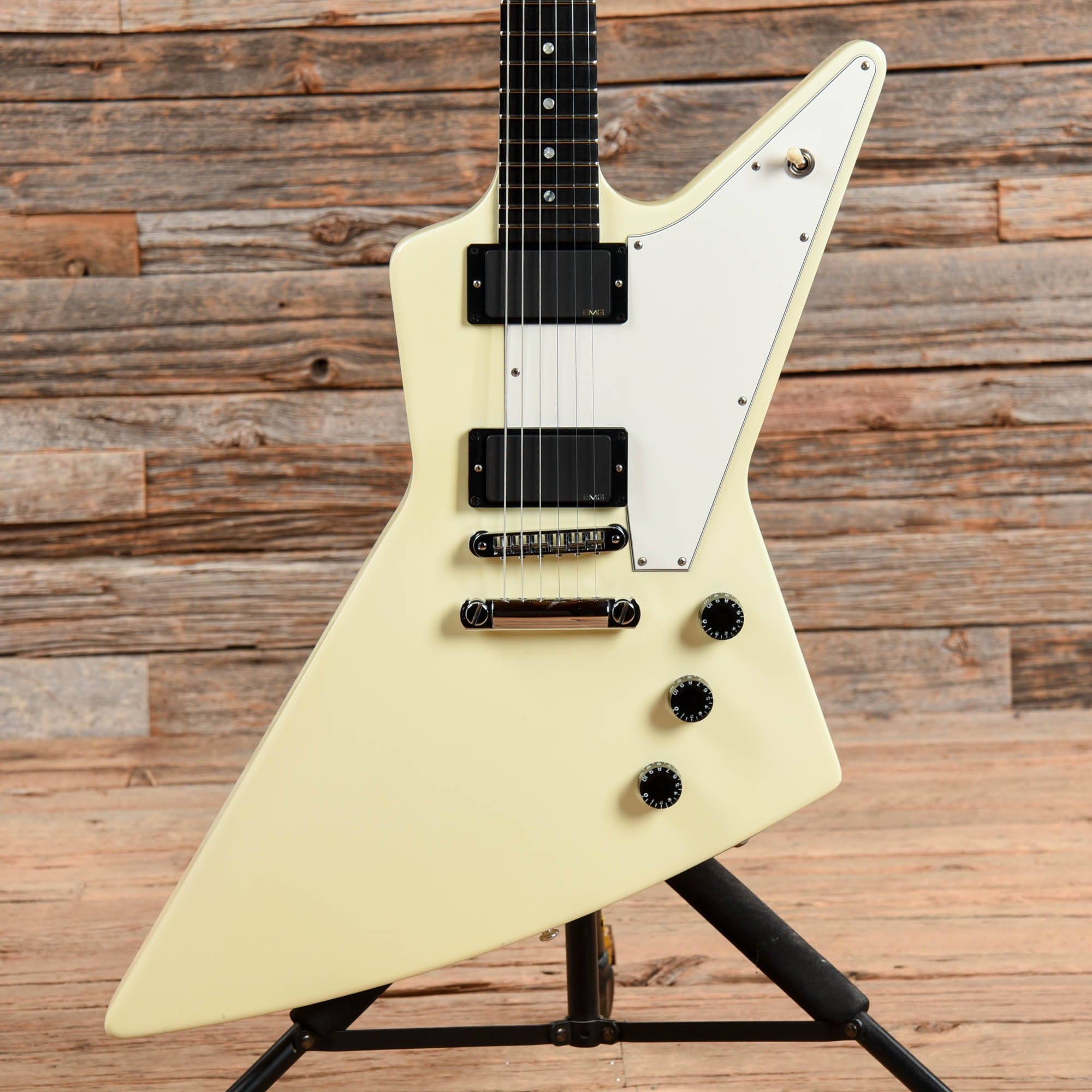 Gibson Explorer White 2001 – Chicago Music Exchange