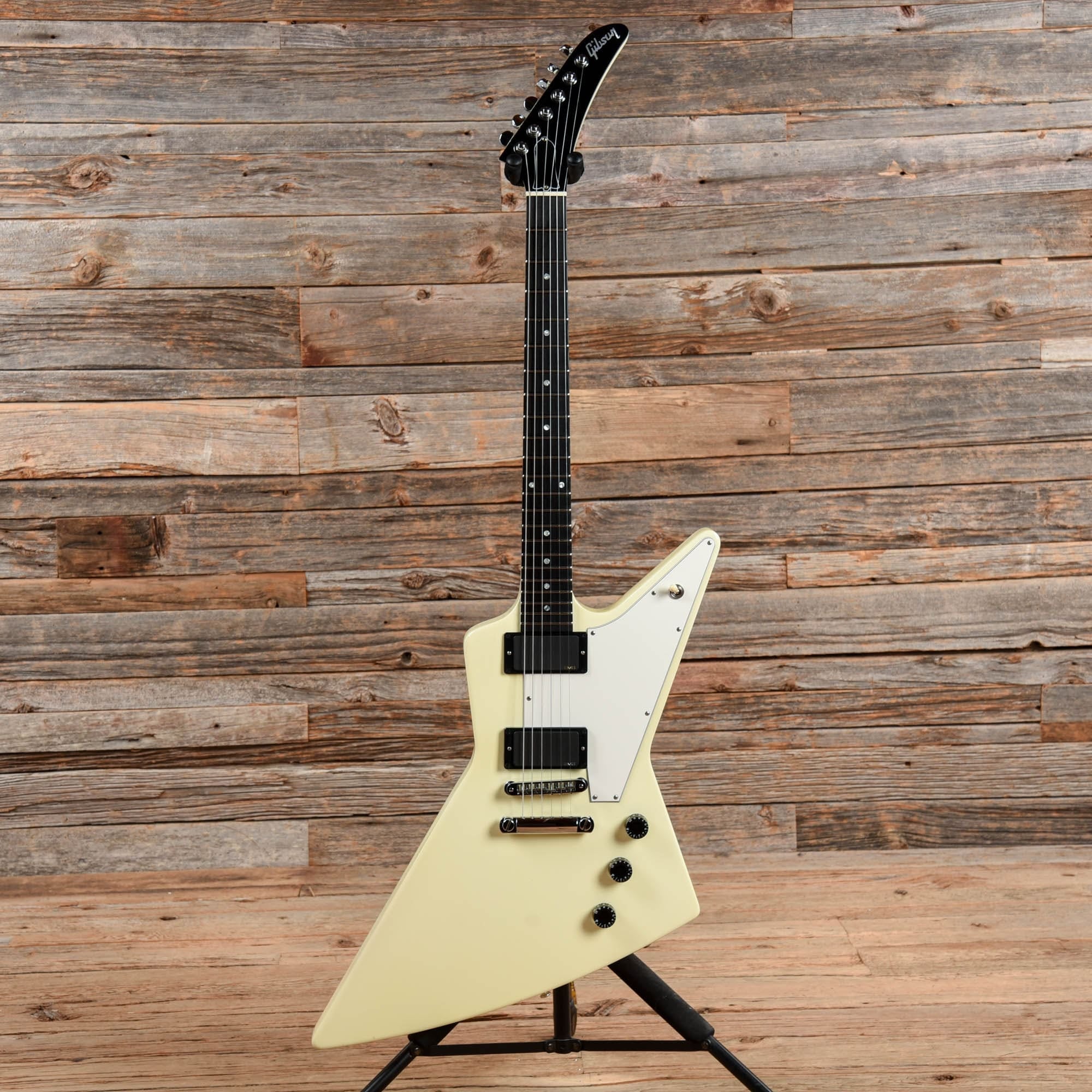 Gibson Explorer White 2001 – Chicago Music Exchange