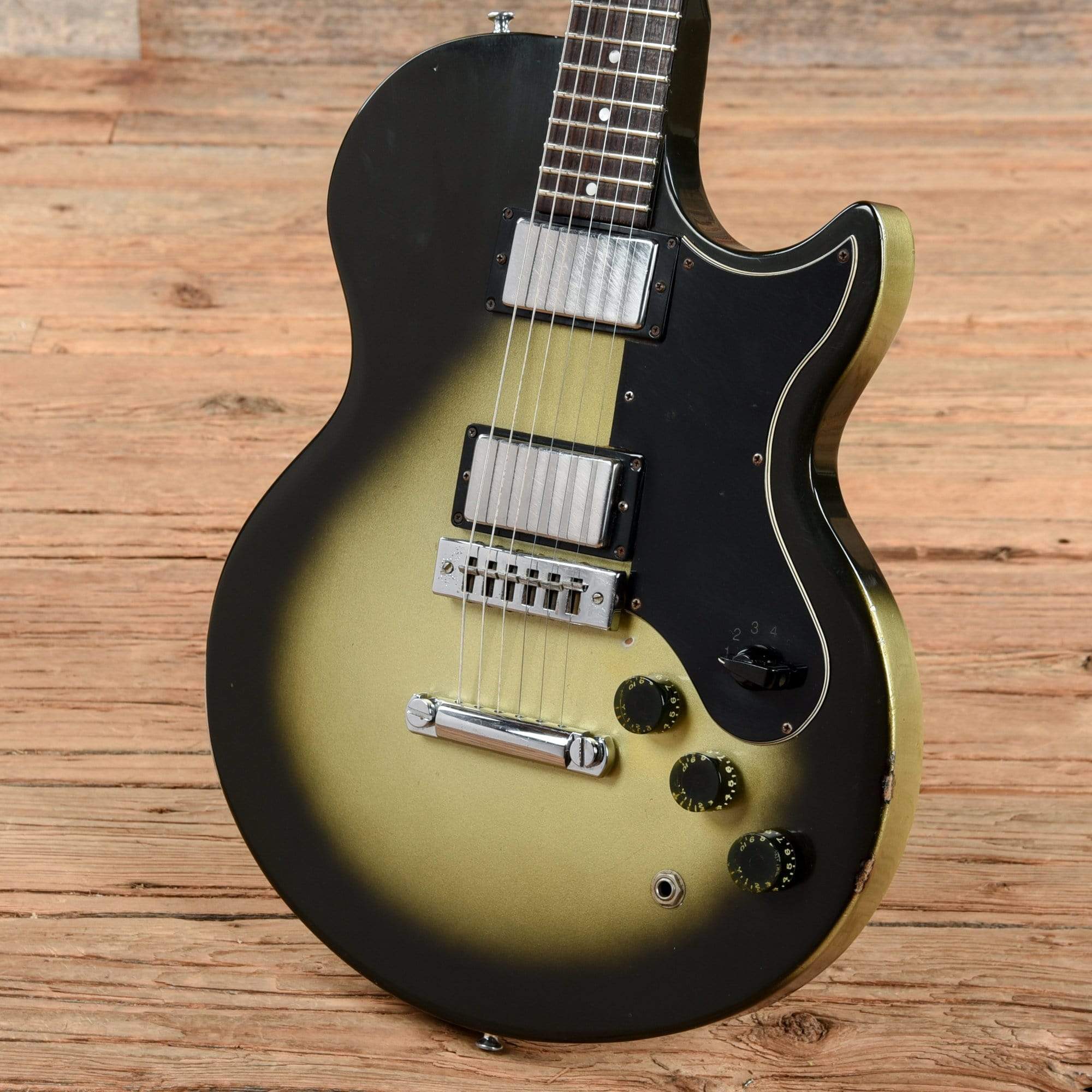 Gibson L6-S Deluxe Silverburst 1980 – Chicago Music Exchange