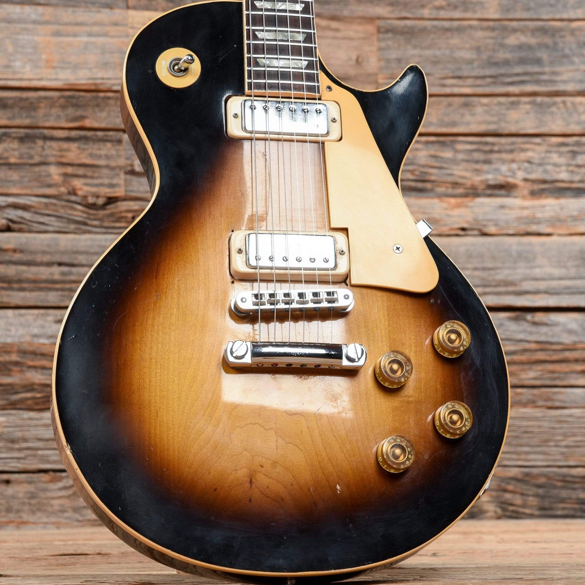 Gibson Les Paul Deluxe Sunburst 1979 Electric Guitars / Solid Body