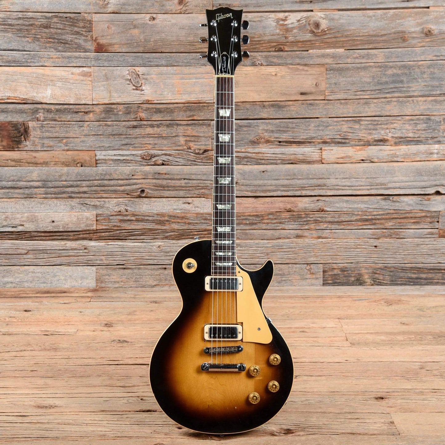 Gibson Les Paul Deluxe Sunburst 1979 Electric Guitars / Solid Body