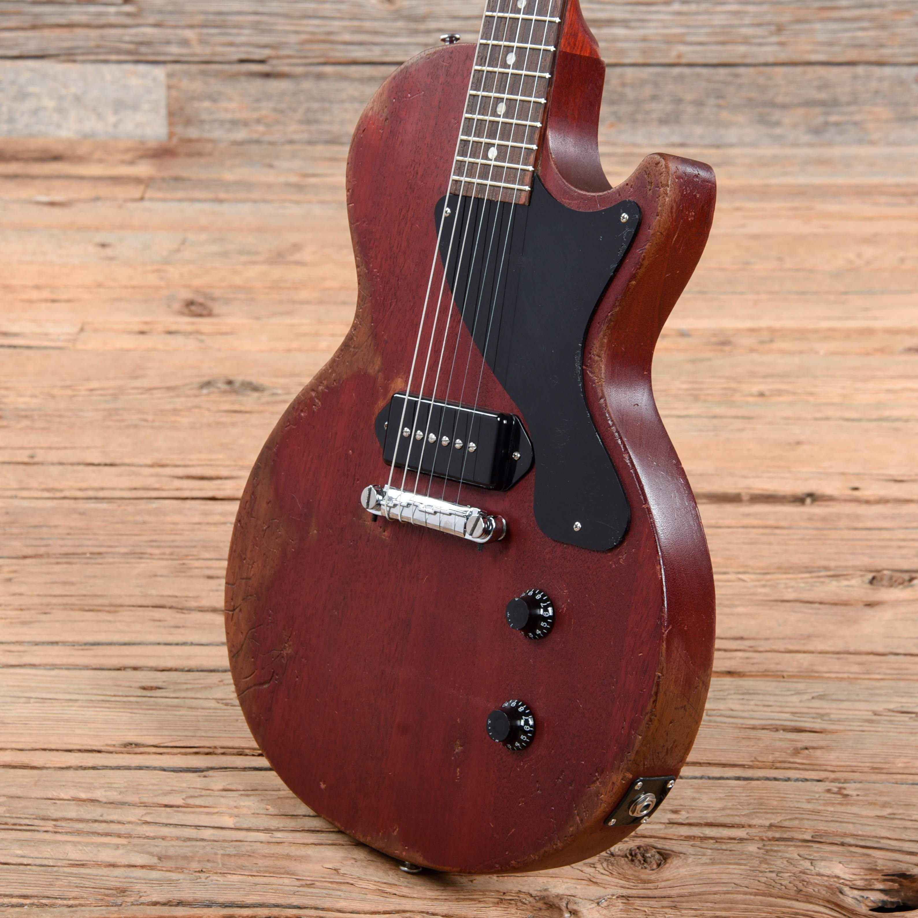 Gibson Les Paul Junior Worn Cherry Relic 2009 – Chicago Music Exchange