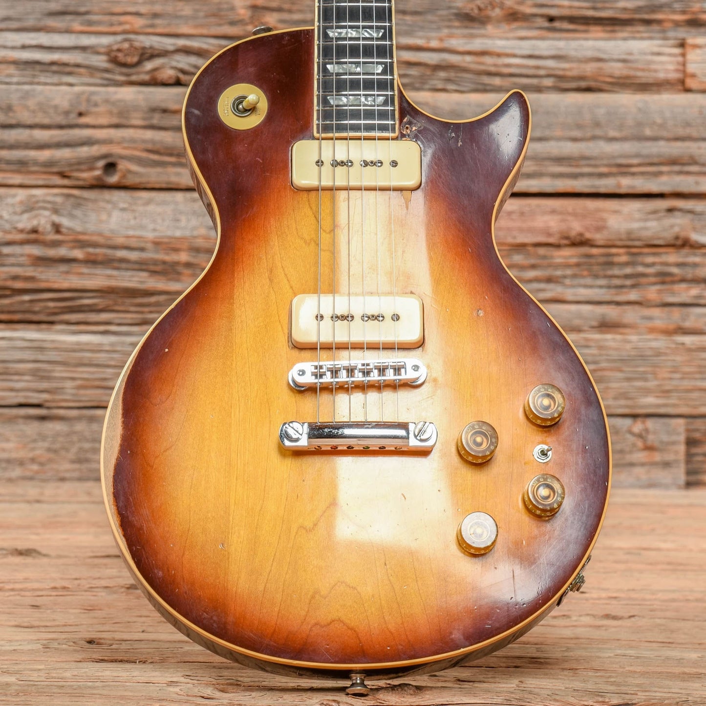 Gibson Les Paul Pro Deluxe Sunburst 1979 Electric Guitars / Solid Body