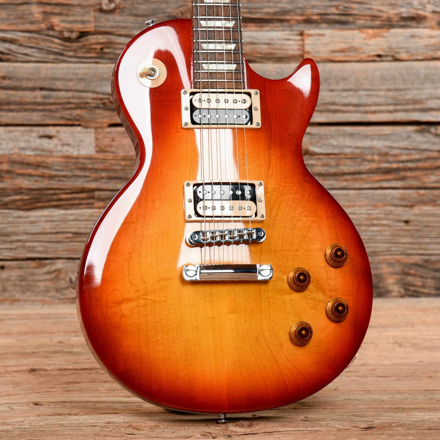 Gibson Les Paul Studio '60s Deluxe Cherry Sunburst 2010 Electric Guitars / Solid Body