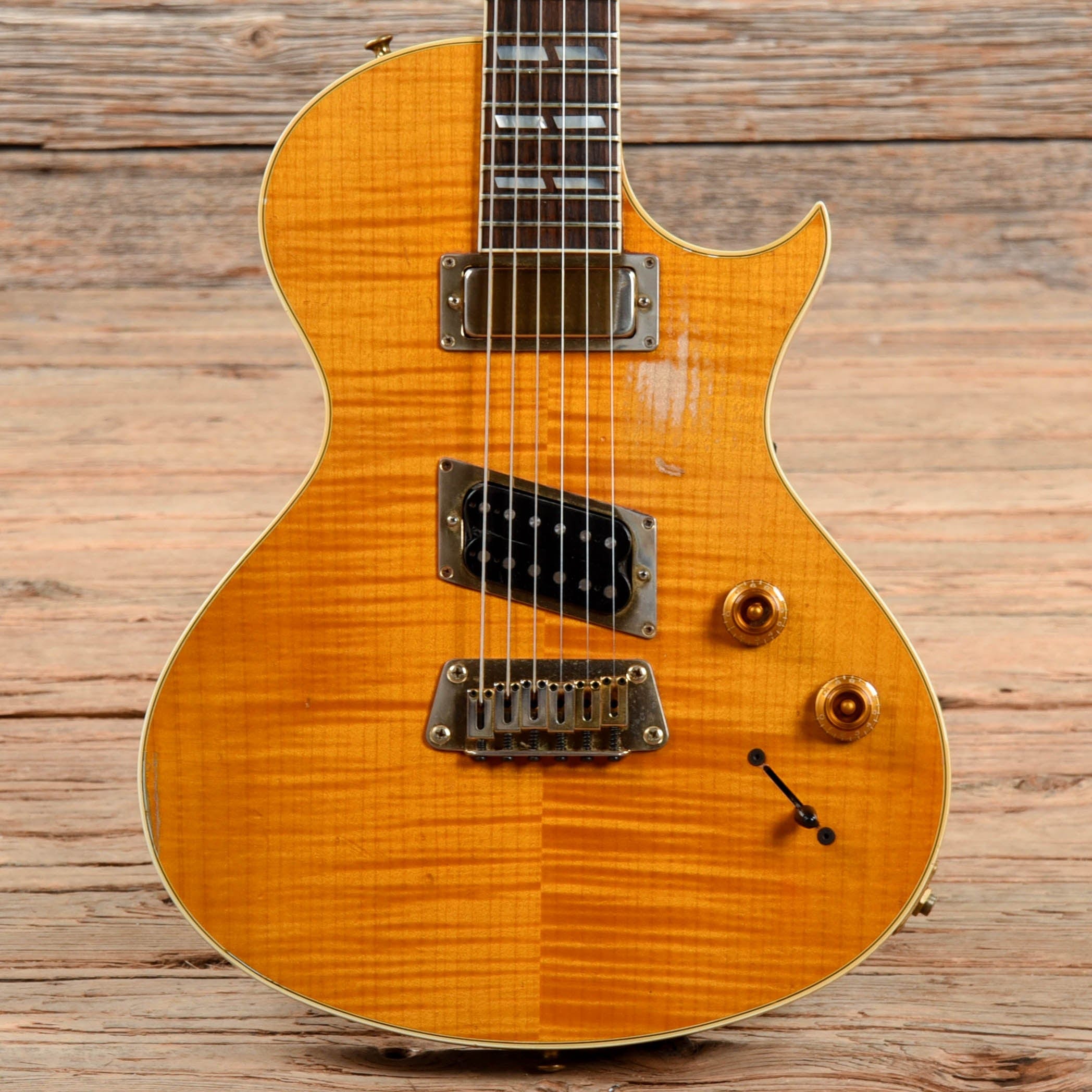 Gibson Nighthawk Standard ST-2 Amber 1993 – Chicago Music Exchange