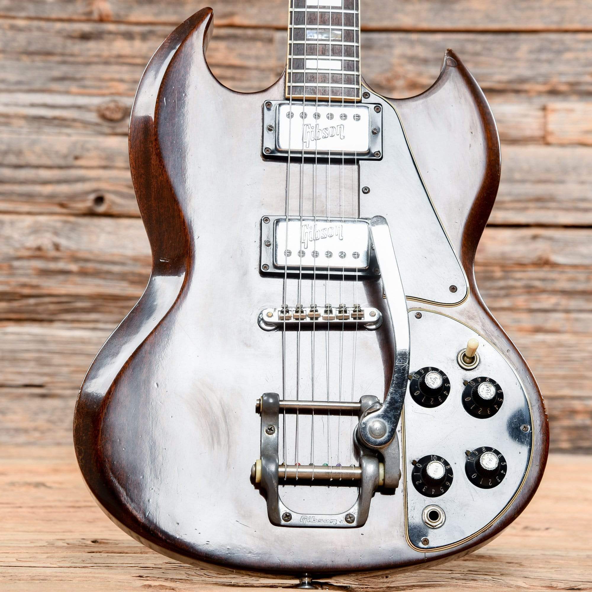 Gibson SG Deluxe Walnut 1972 – Chicago Music Exchange