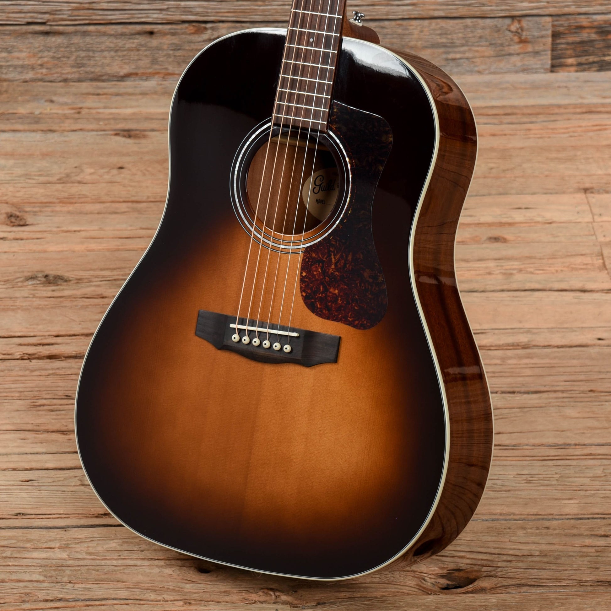 Guild DS-240 Sunburst Acoustic Guitars / Dreadnought