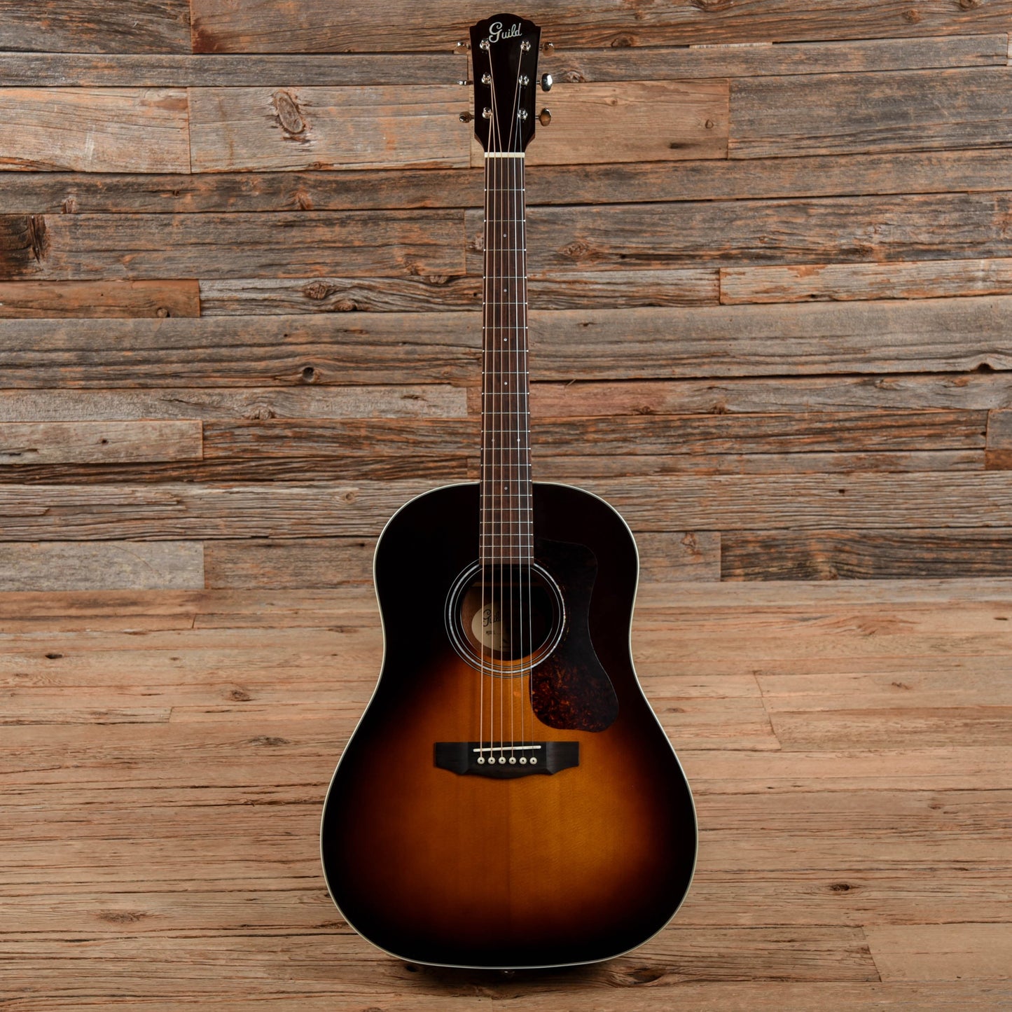 Guild DS-240 Sunburst Acoustic Guitars / Dreadnought