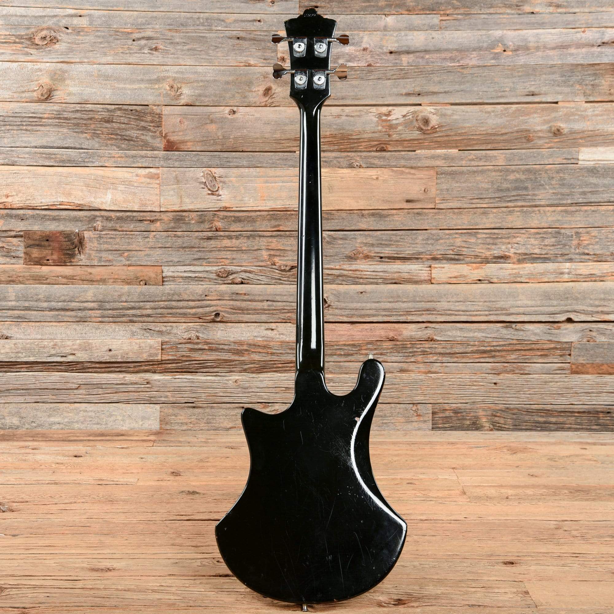 Guild B-301 Bass Black 1974 – Chicago Music Exchange