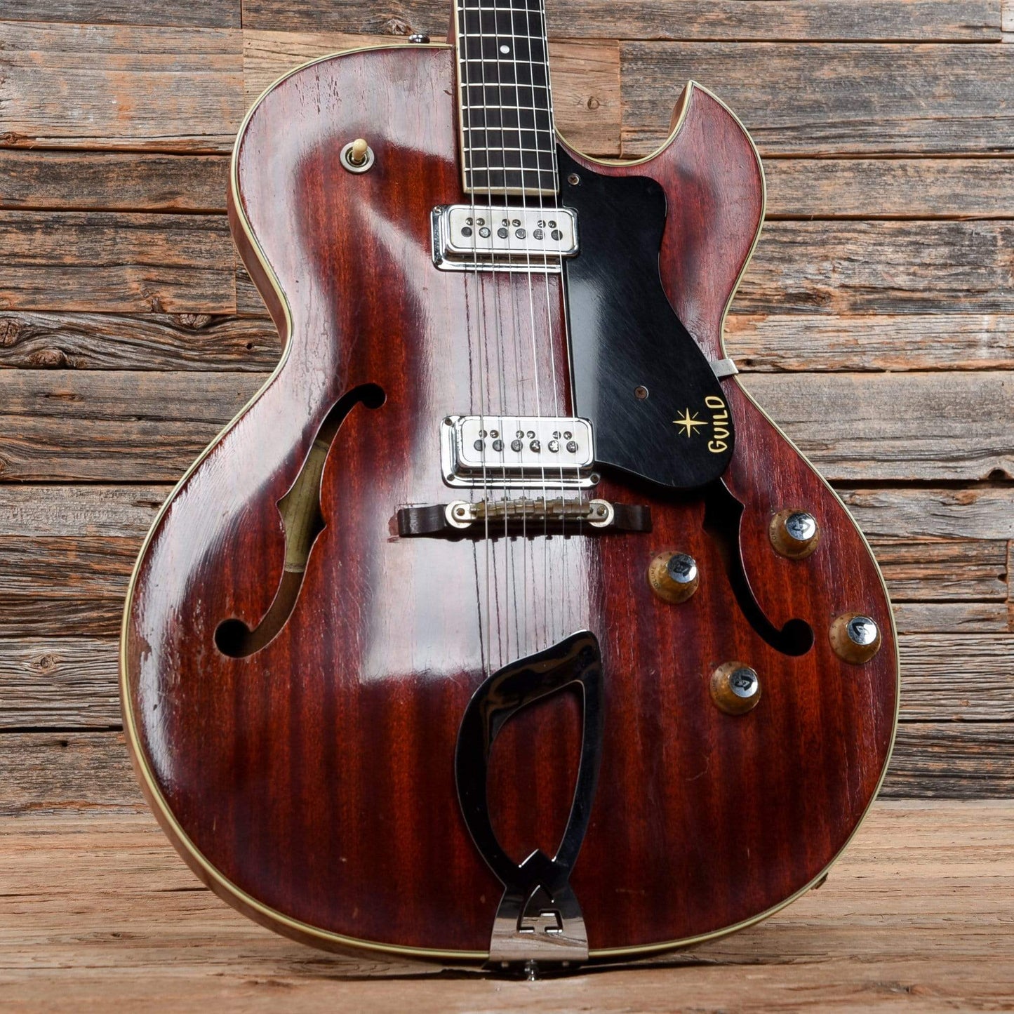 Guild Starfire II Cherry 1962 Electric Guitars / Semi-Hollow