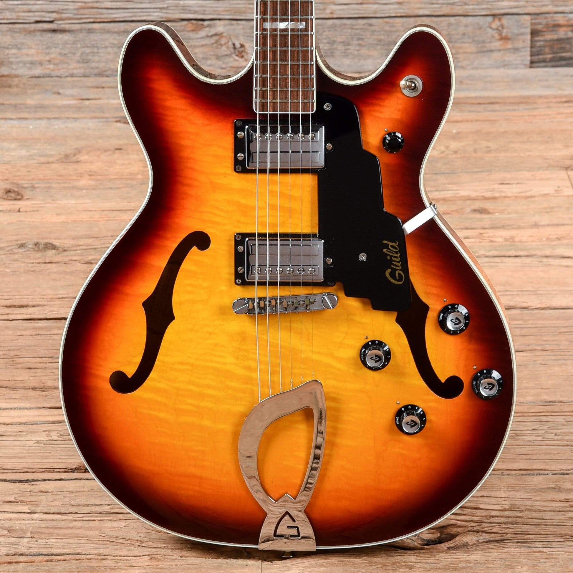 Guild Starfire IV Sunburst 1974 Electric Guitars / Semi-Hollow