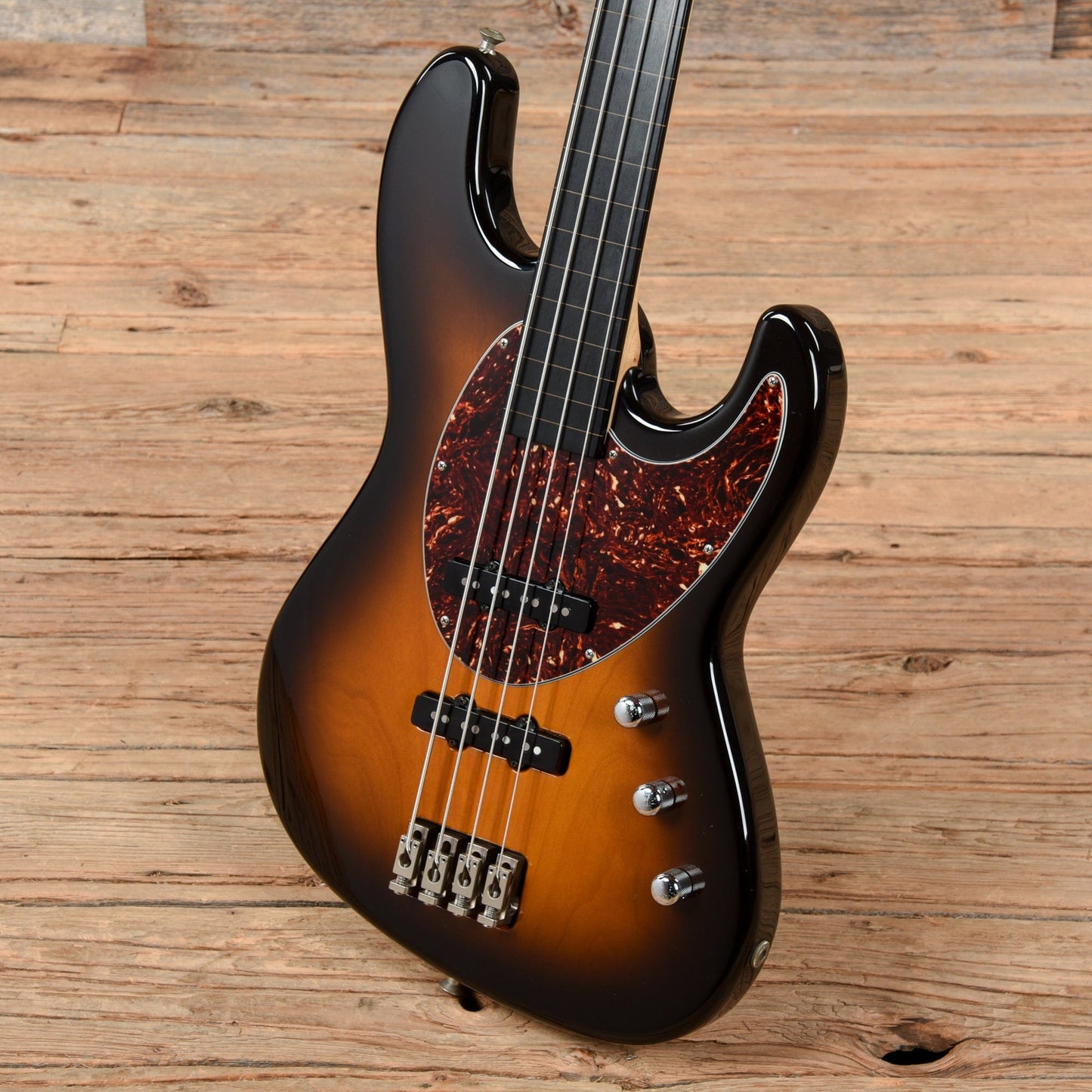 Hamer Cruise Cruise Bass Sunburst Bass Guitars / 4-String