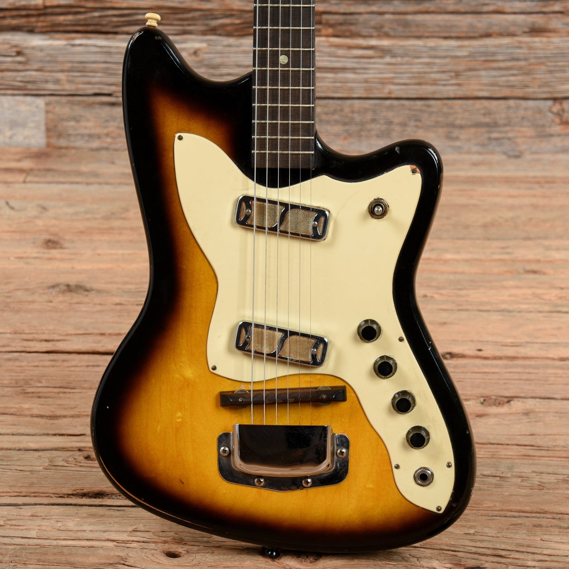 Harmony Bobkat Sunburst 1965 Electric Guitars / Solid Body