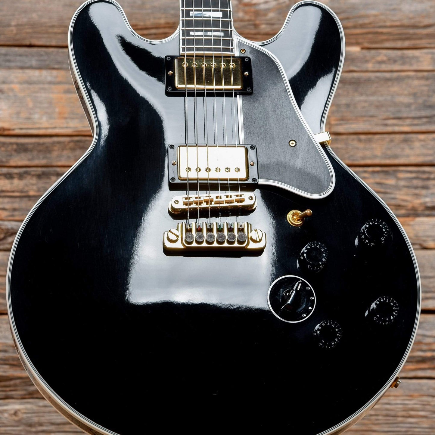 Heritage H-555 Black 2016 Electric Guitars / Semi-Hollow