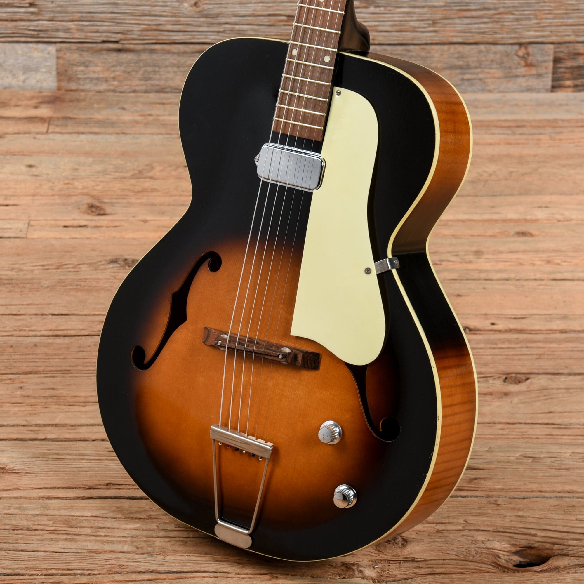 Kay N-3 Hollowbody Sunburst 1961 – Chicago Music Exchange