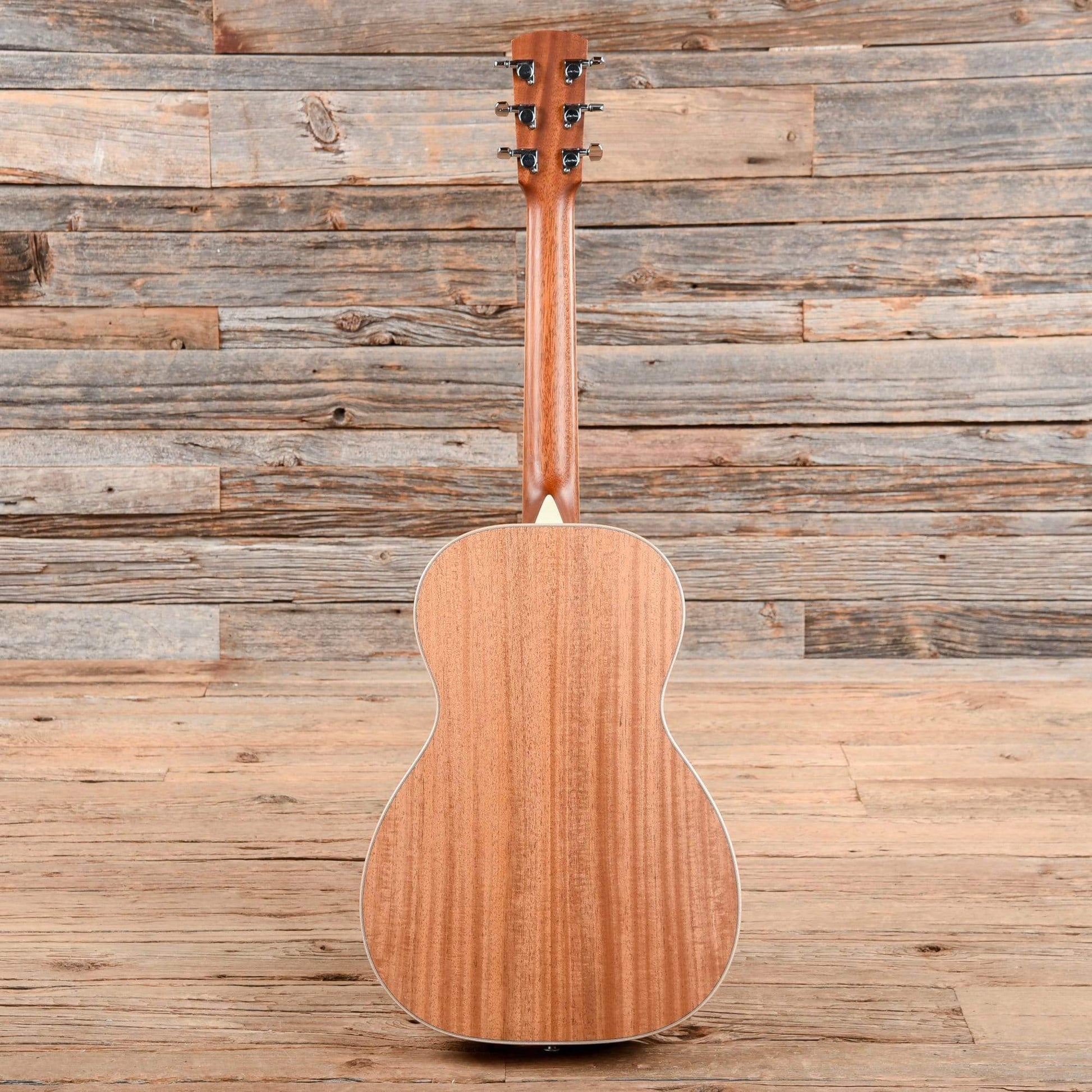 Larrivee P-03 Natural 2014 Acoustic Guitars / Parlor