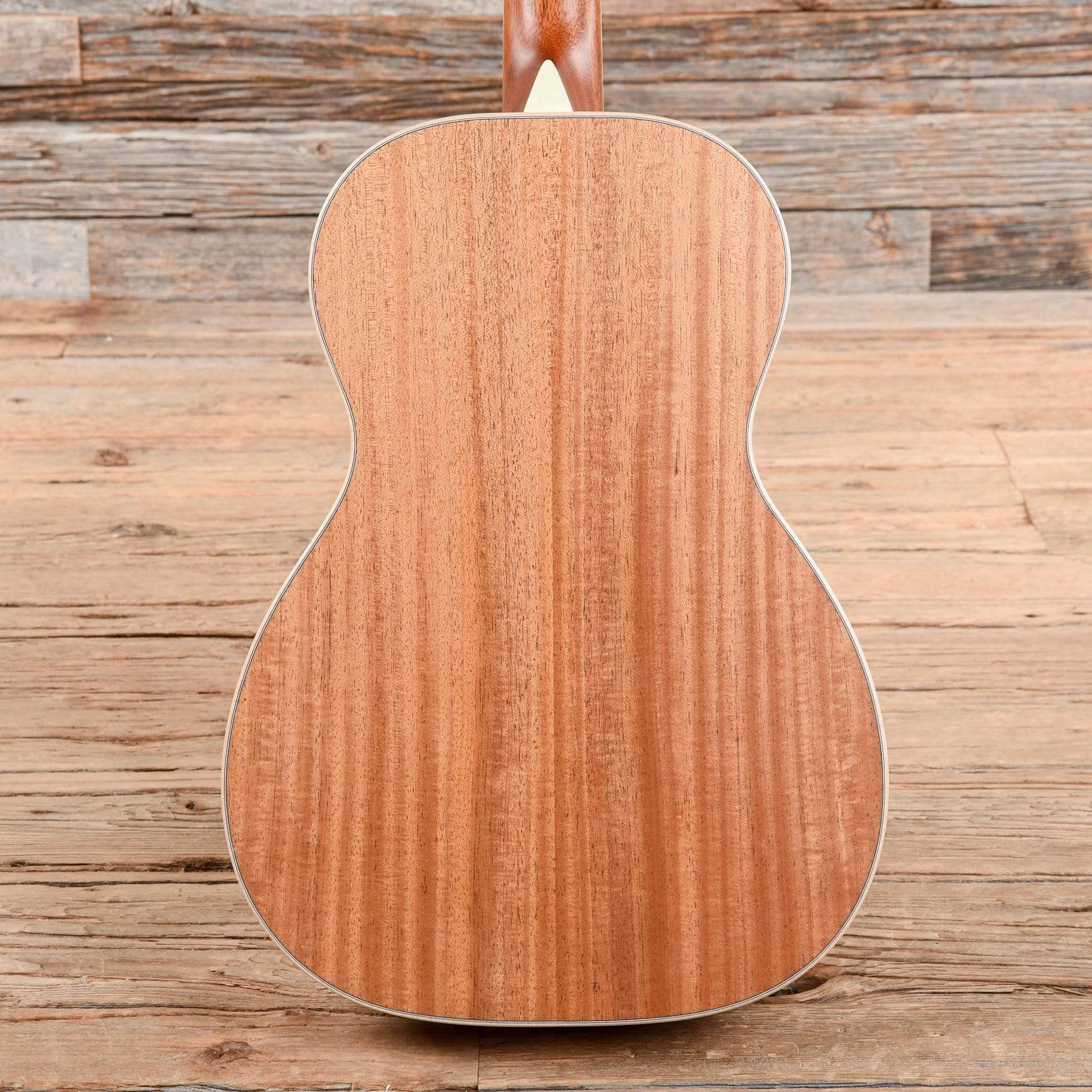 Larrivee P-03 Natural 2014 Acoustic Guitars / Parlor