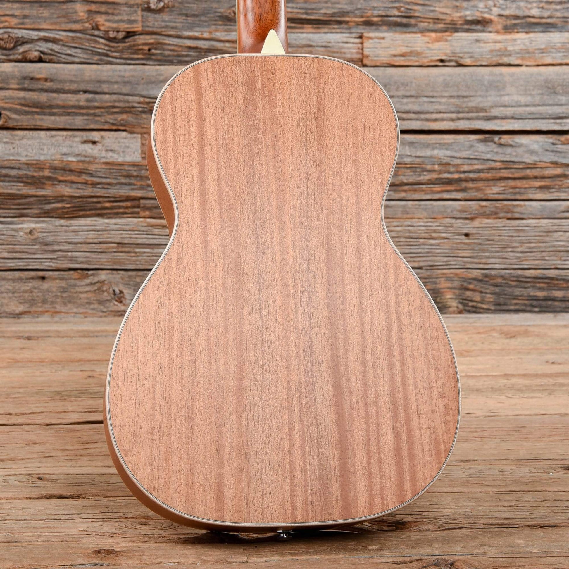 Larrivee P-03 Natural 2014 Acoustic Guitars / Parlor