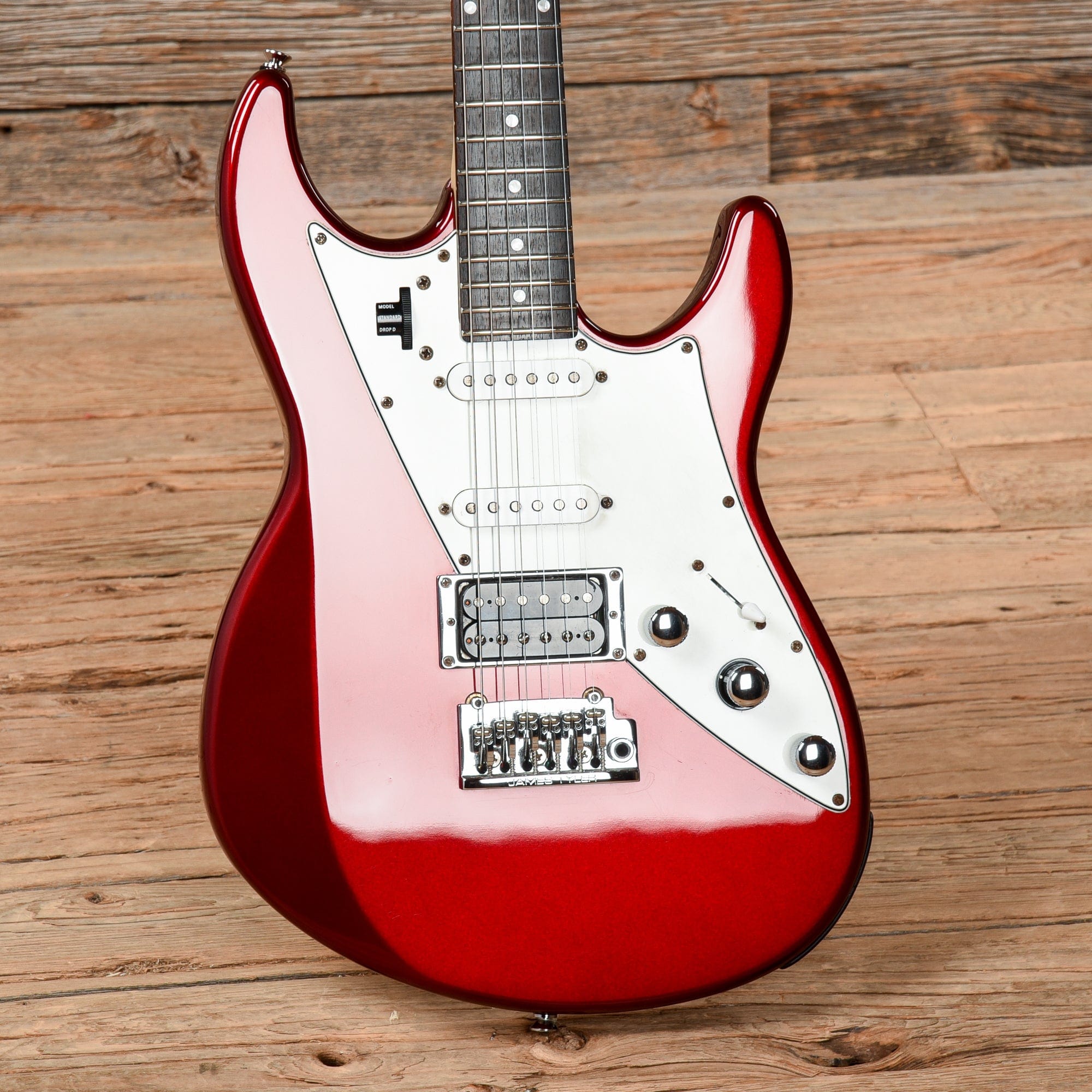 Line 6 James Tyler Variax JTV-69 Candy Apple Red – Chicago Music Exchange