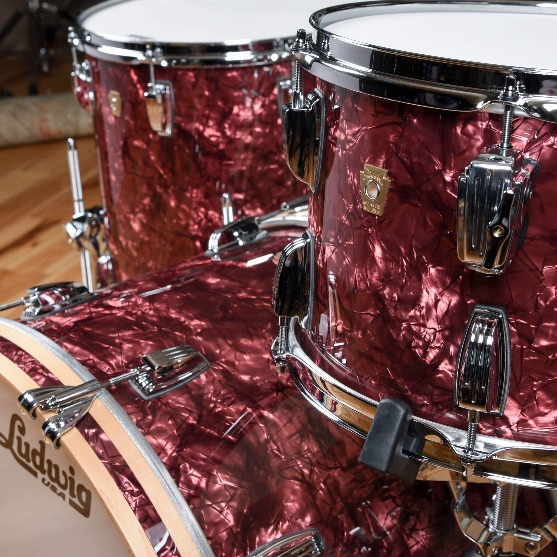 Ludwig Classic Maple 13/16/22 3pc. Drum Kit Burgundy Pearl Drums and Percussion / Acoustic Drums / Full Acoustic Kits