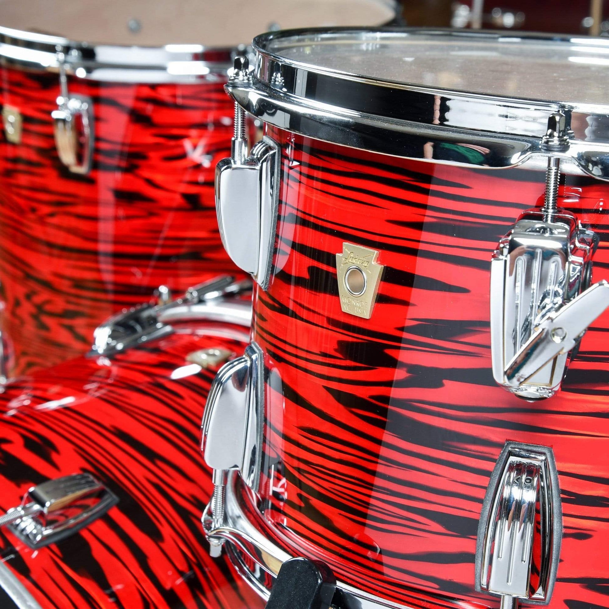 Ludwig Classic Maple 13/16/22 3pc. Drum Kit Red Swirl Drums and Percussion / Acoustic Drums / Full Acoustic Kits