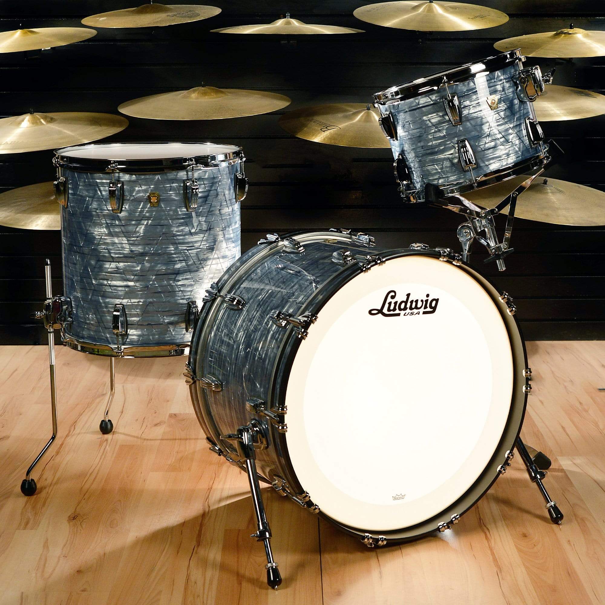 Ludwig Classic Maple 13/16/22 3pc. Drum Kit Sky Blue Pearl