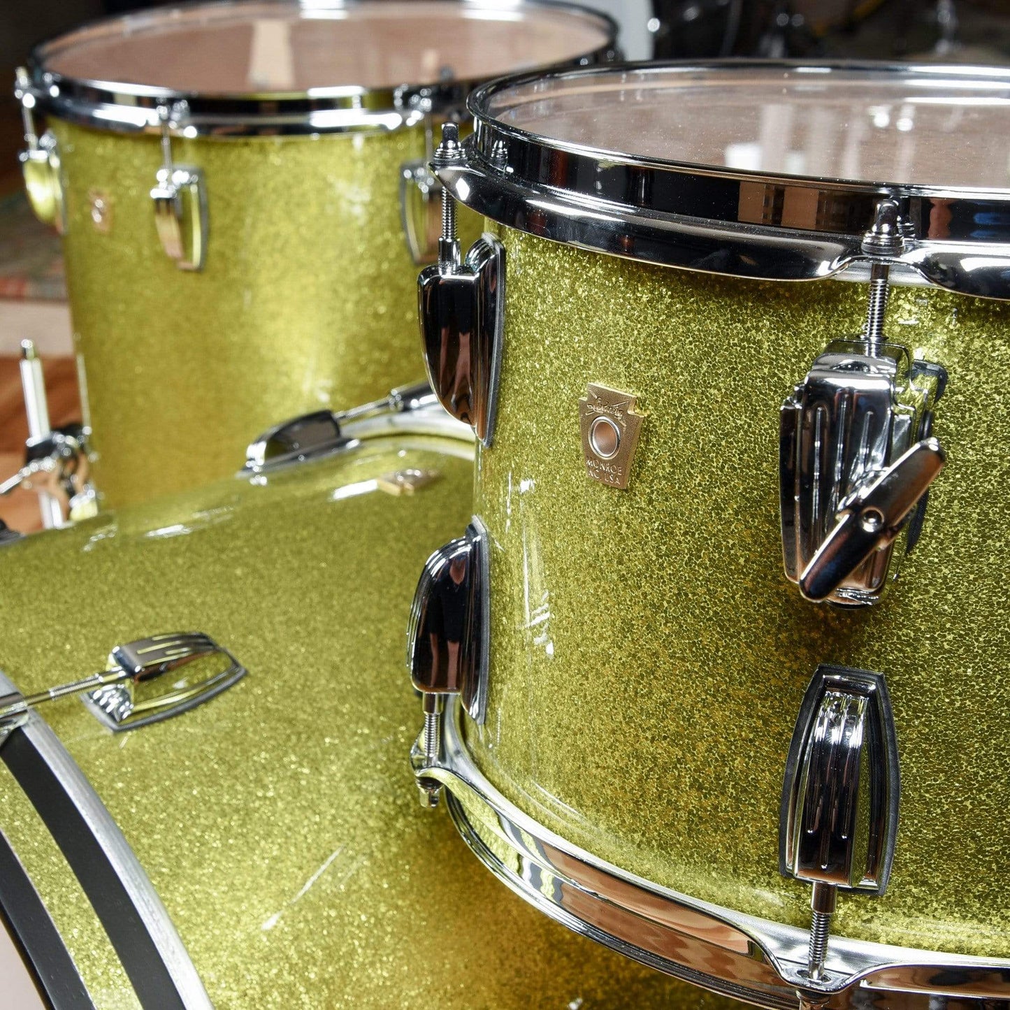 Ludwig Classic Maple 13/16/24 3pc. Drum Kit Olive Sparkle Drums and Percussion / Acoustic Drums / Full Acoustic Kits