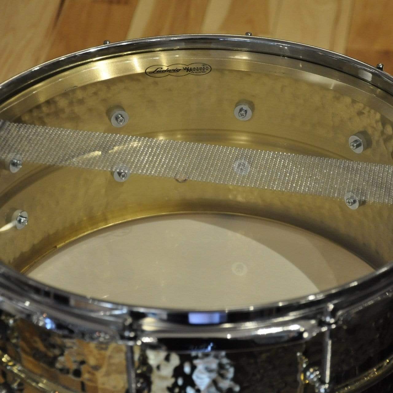 Ludwig 6.5x14 Hammered Brass Snare Drum w/Tube Lugs Drums and Percussion / Acoustic Drums / Snare