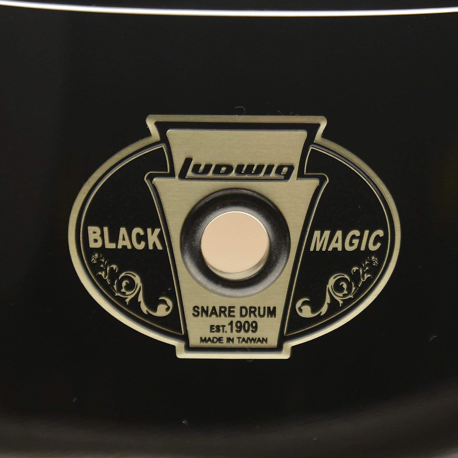 Ludwig 8x14 Black Magic Snare Drum w/Chrome Hdw Drums and Percussion / Acoustic Drums / Snare