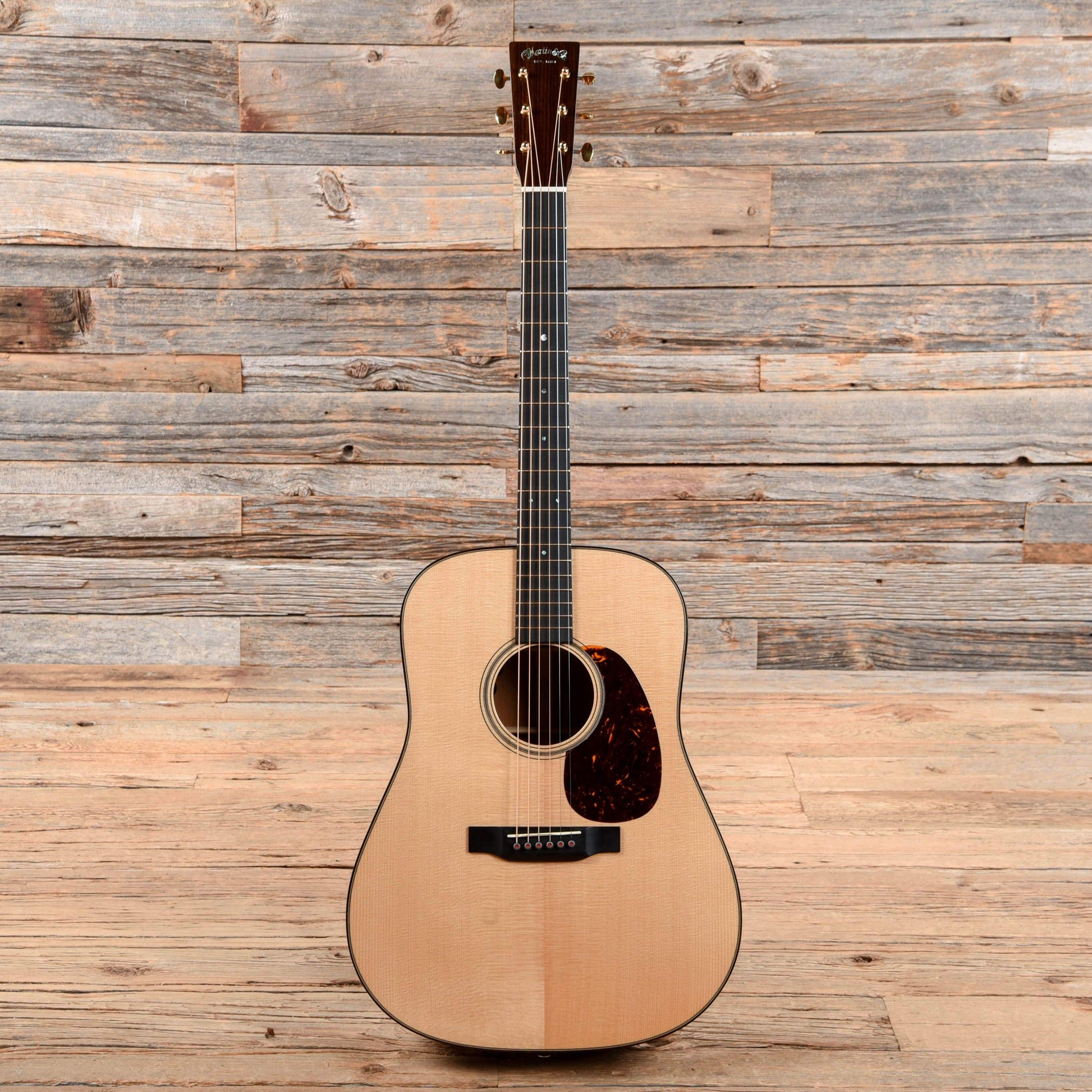 Martin D-18E Modern Deluxe Natural 2019 Acoustic Guitars / Dreadnought