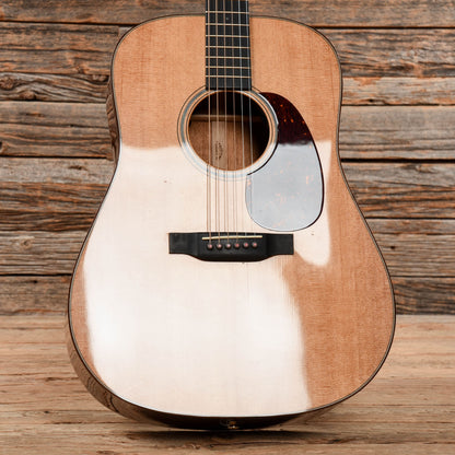 Martin D-18E Modern Deluxe Natural w/Fishman Aura VT Blend Acoustic Guitars / Dreadnought