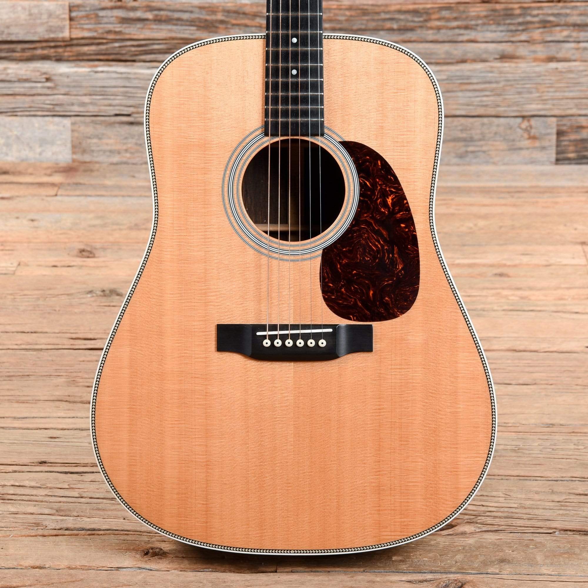 Martin HD-28 Natural 2015 – Chicago Music Exchange