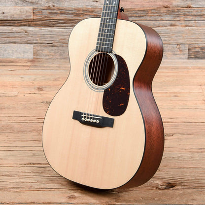 Martin 000-16GT Natural Acoustic Guitars / OM and Auditorium