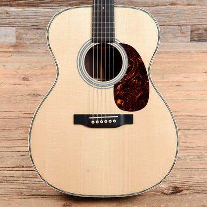 Martin Custom Shop 000-28 Natural Acoustic Guitars / OM and Auditorium