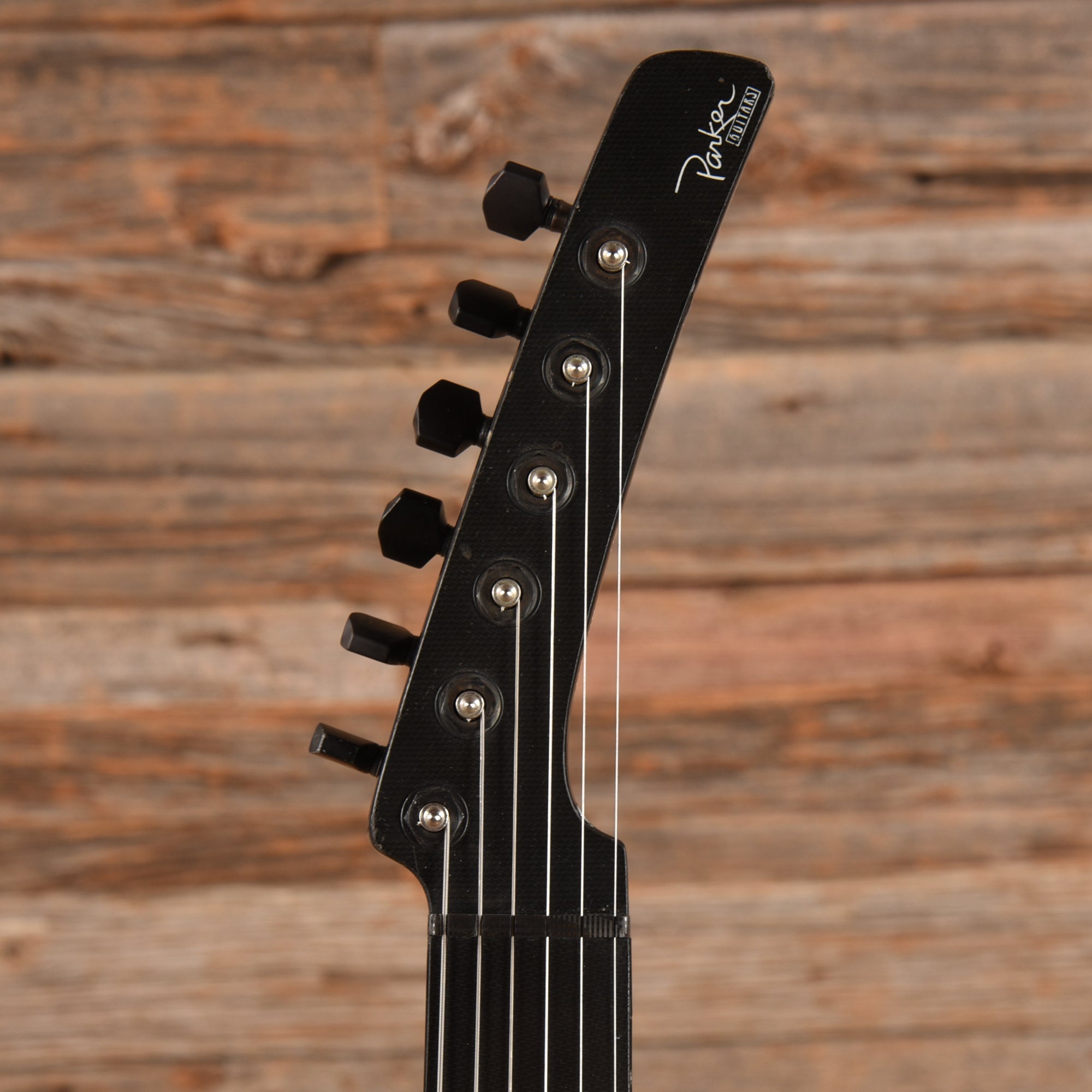 Parker Fly Deluxe Black 1995 – Chicago Music Exchange