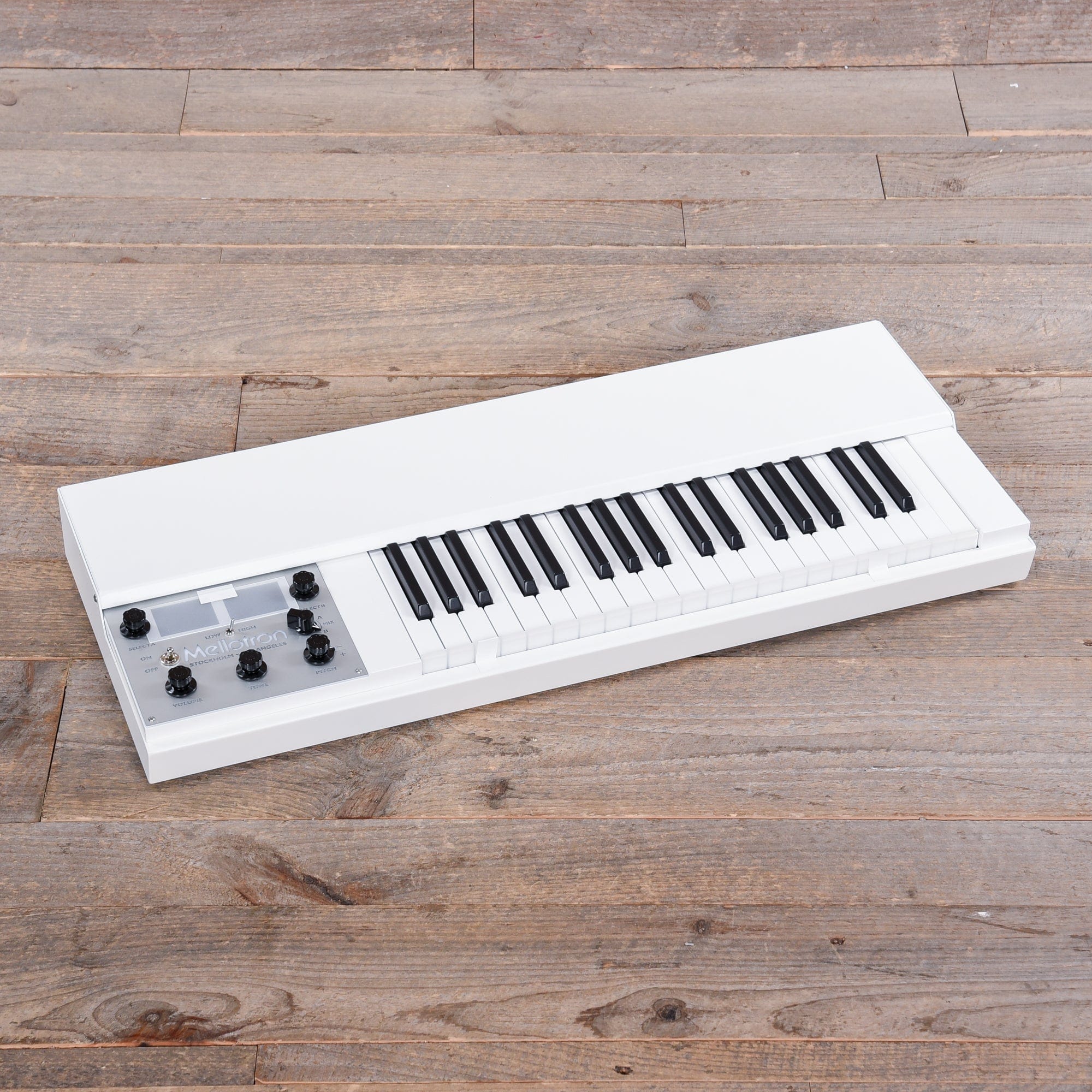 Mellotron M4000D Mini Digital Mellotron White – Chicago Music Exchange