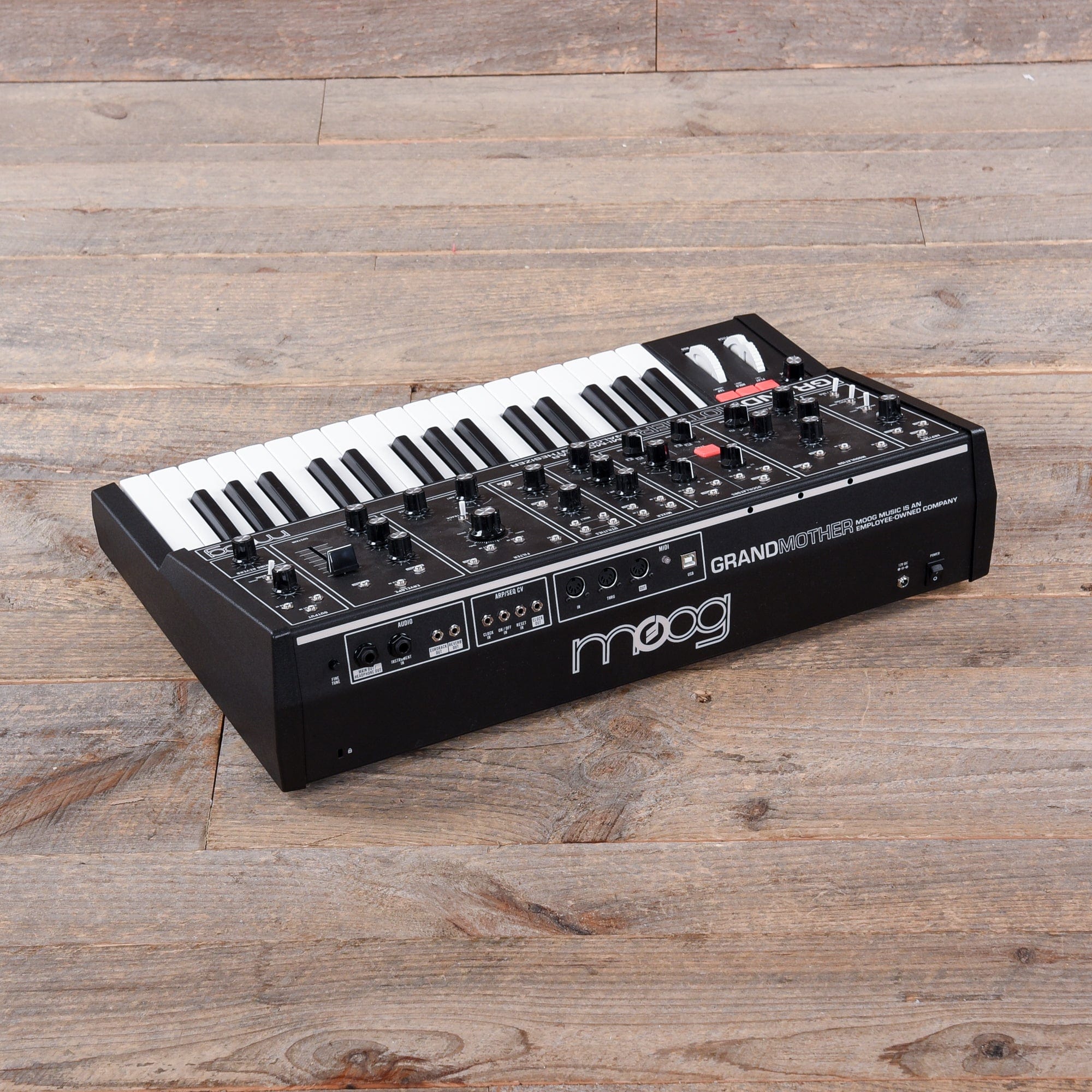 Moog Grandmother Dark Semi-Modular Analog Synthesizer – Chicago Music ...