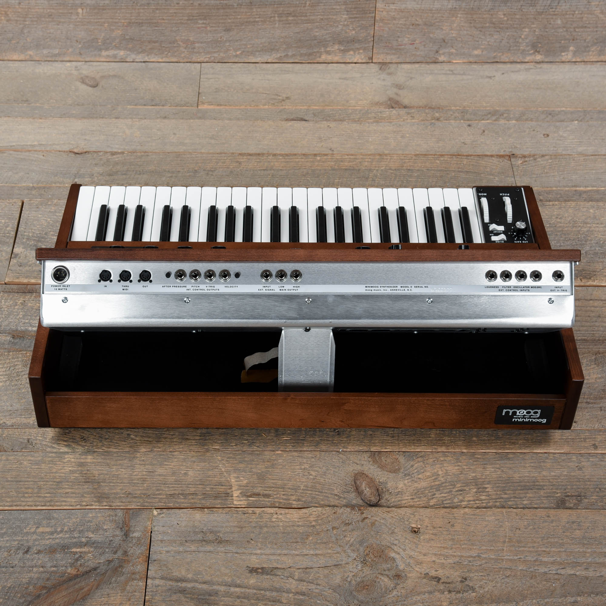 Moog Minimoog Model D Monophonic Analog Synthesizer Keyboards and Synths / Synths / Analog Synths