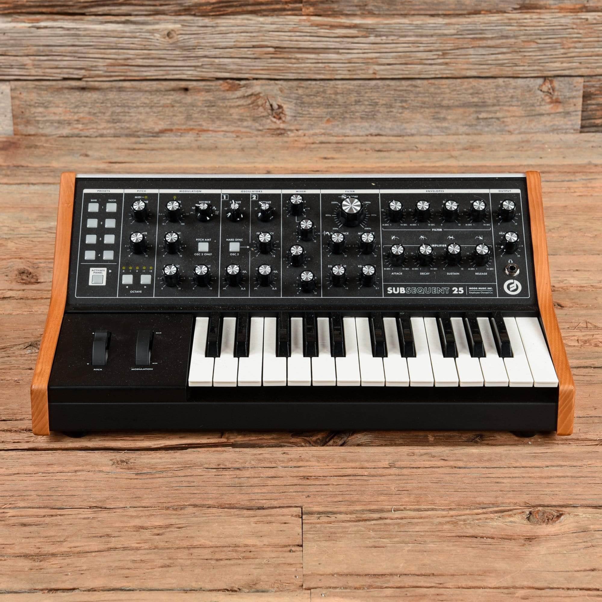 Moog Subsequent 25 Analog Synth – Chicago Music Exchange