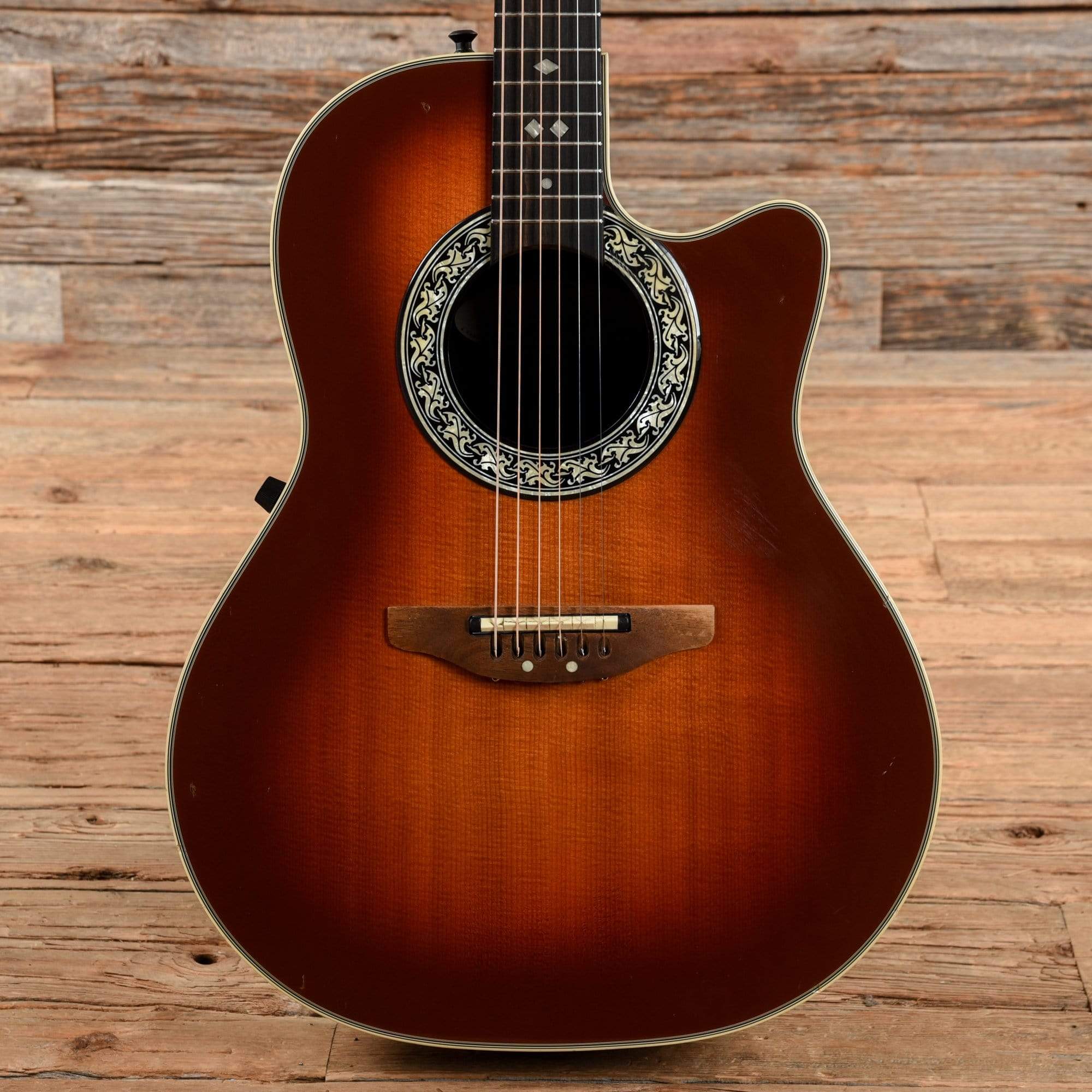 Ovation 1762 Custom Balladeer Sunburst 1992 – Chicago Music Exchange