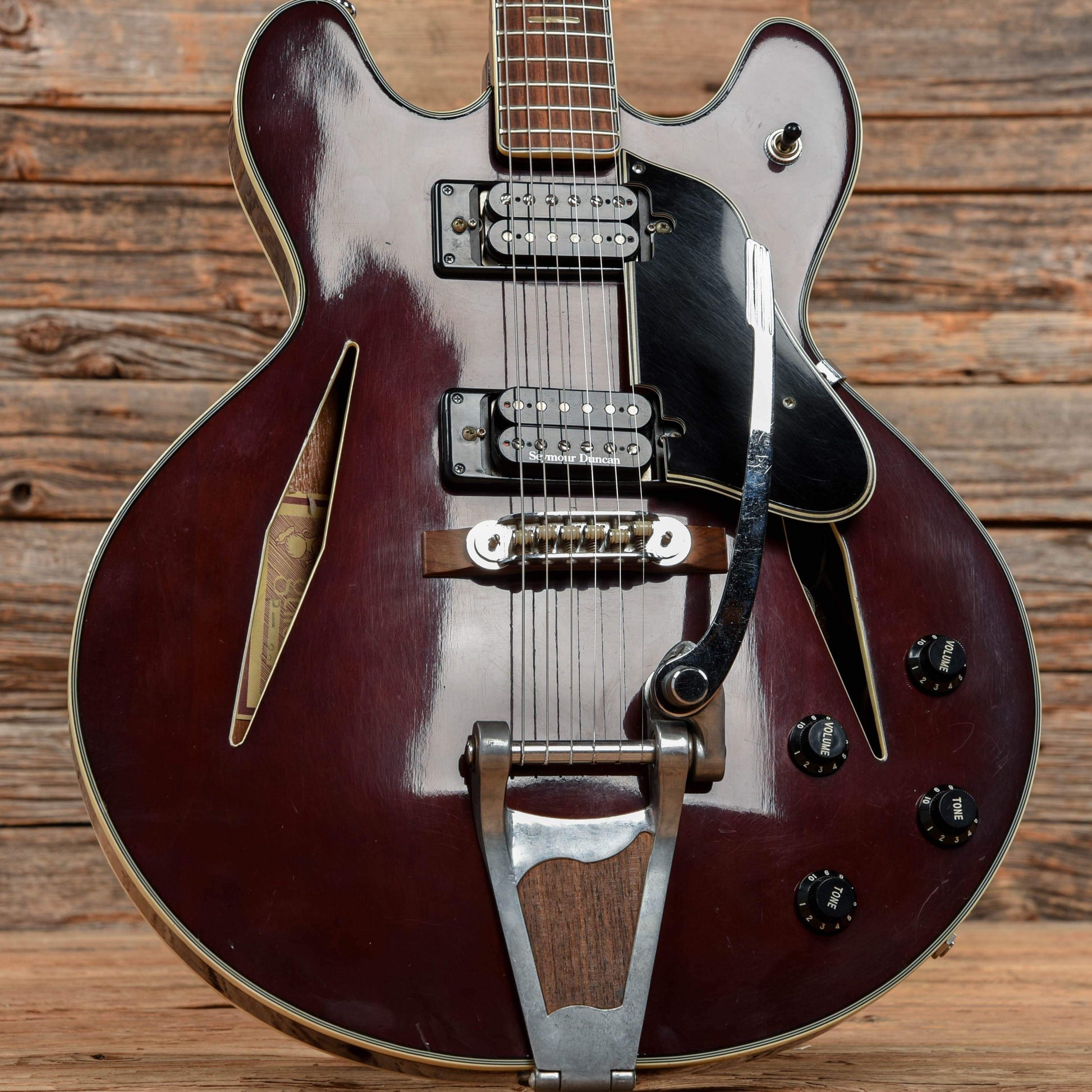 Pan Guitars P-23 Walnut 1970s Electric Guitars / Semi-Hollow