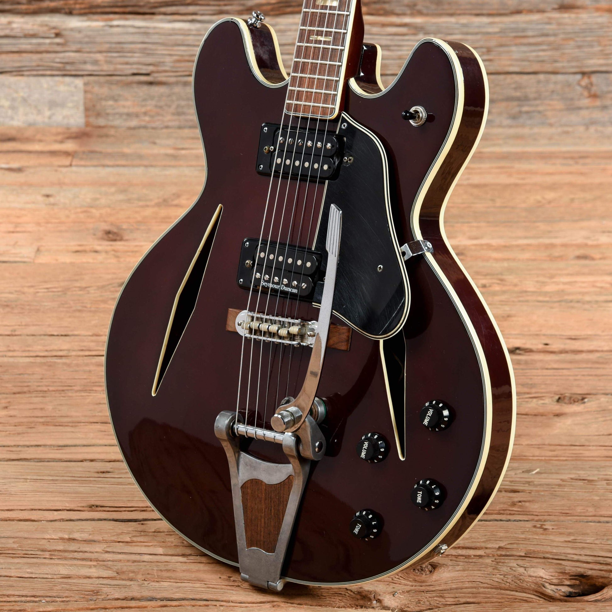 Pan Guitars P-23 Walnut 1970s Electric Guitars / Semi-Hollow