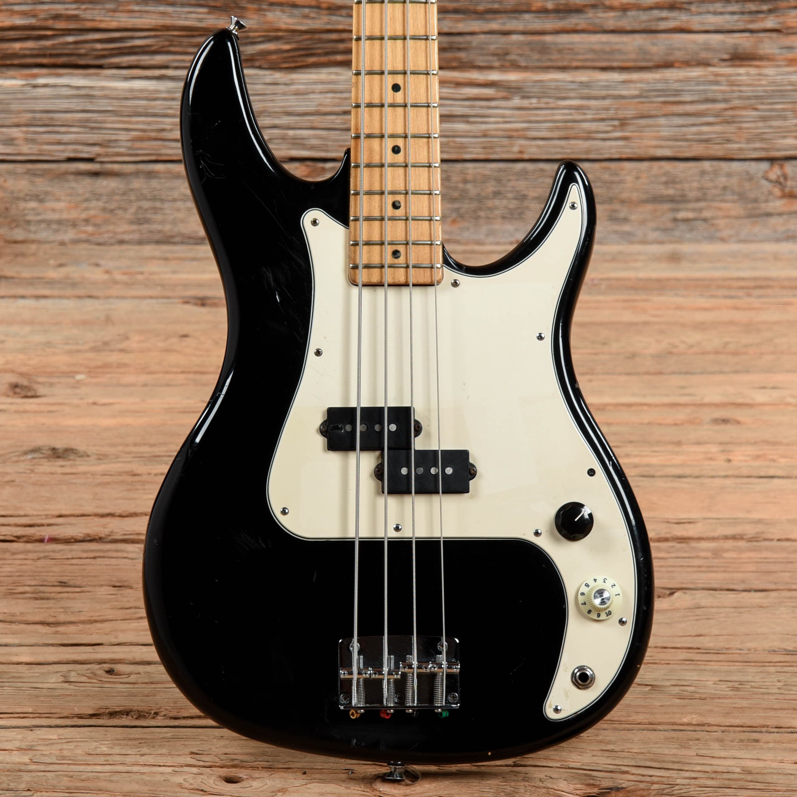 Peavey deals precision bass