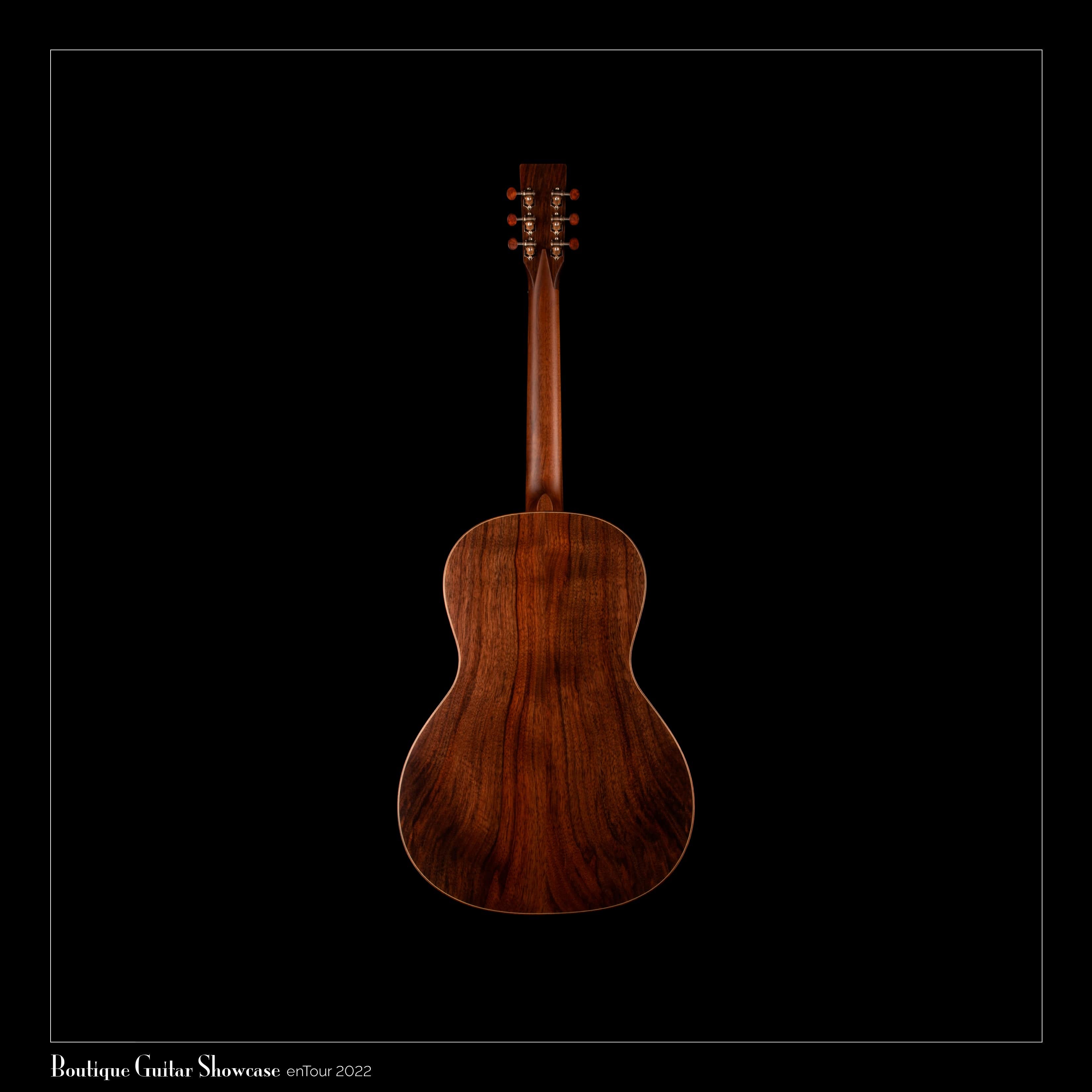 R. Robinson Model 10 Sitka Spruce/Claro Walnut Natural