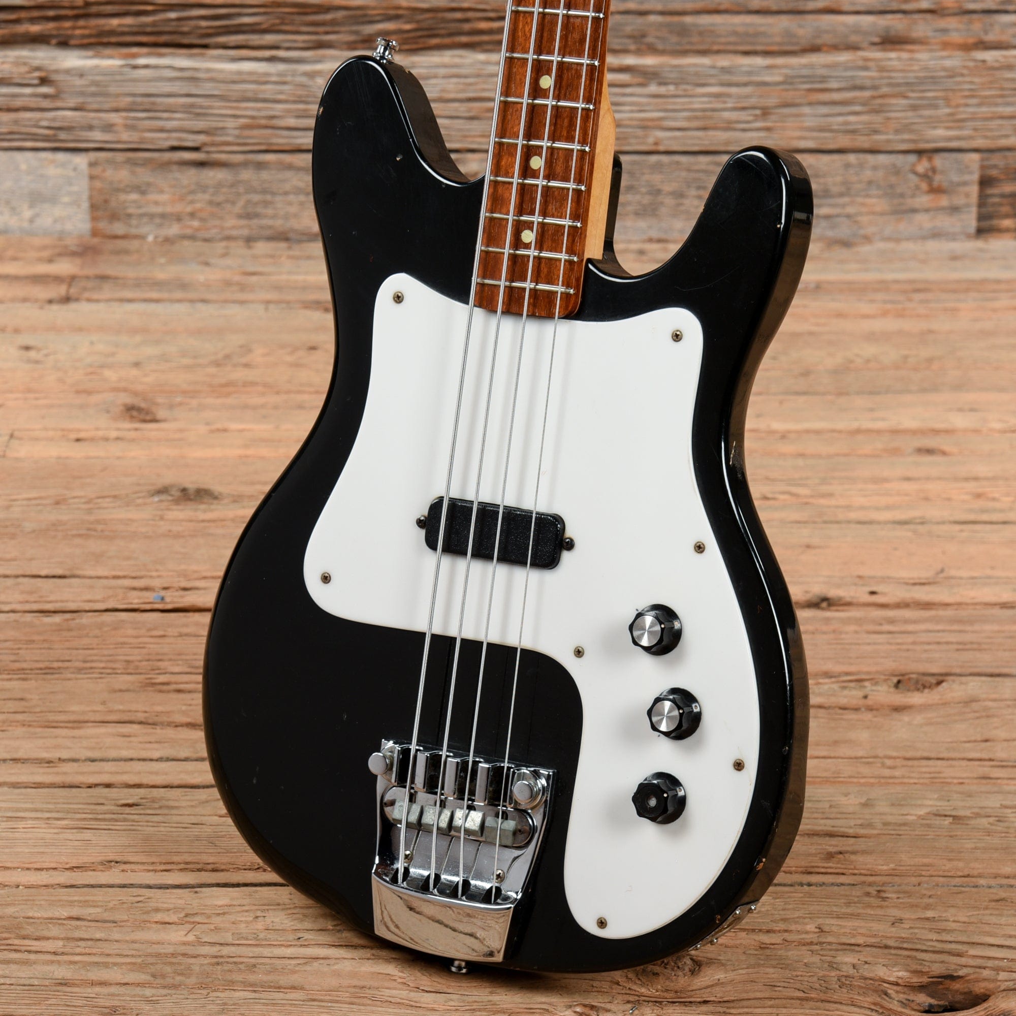 Rickenbacker 3001 Jetglo 1976 Bass Guitars / 4-String